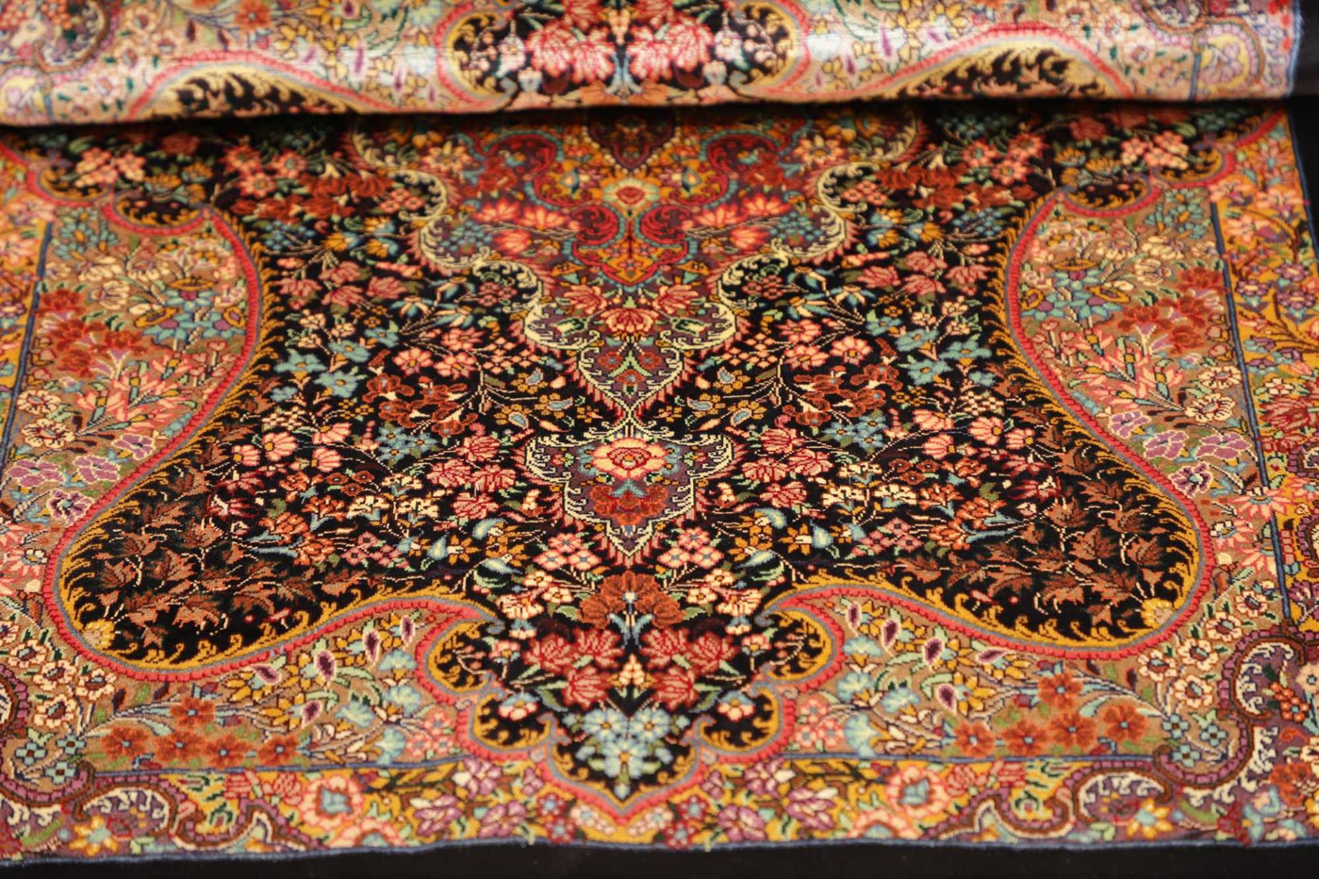 perserteppich-ghom-61-x-86-cm-seide-handgeknupft-edel-glanzend-7 Handgeknüpfter Ghom Perserteppich 61 × 86 cm
