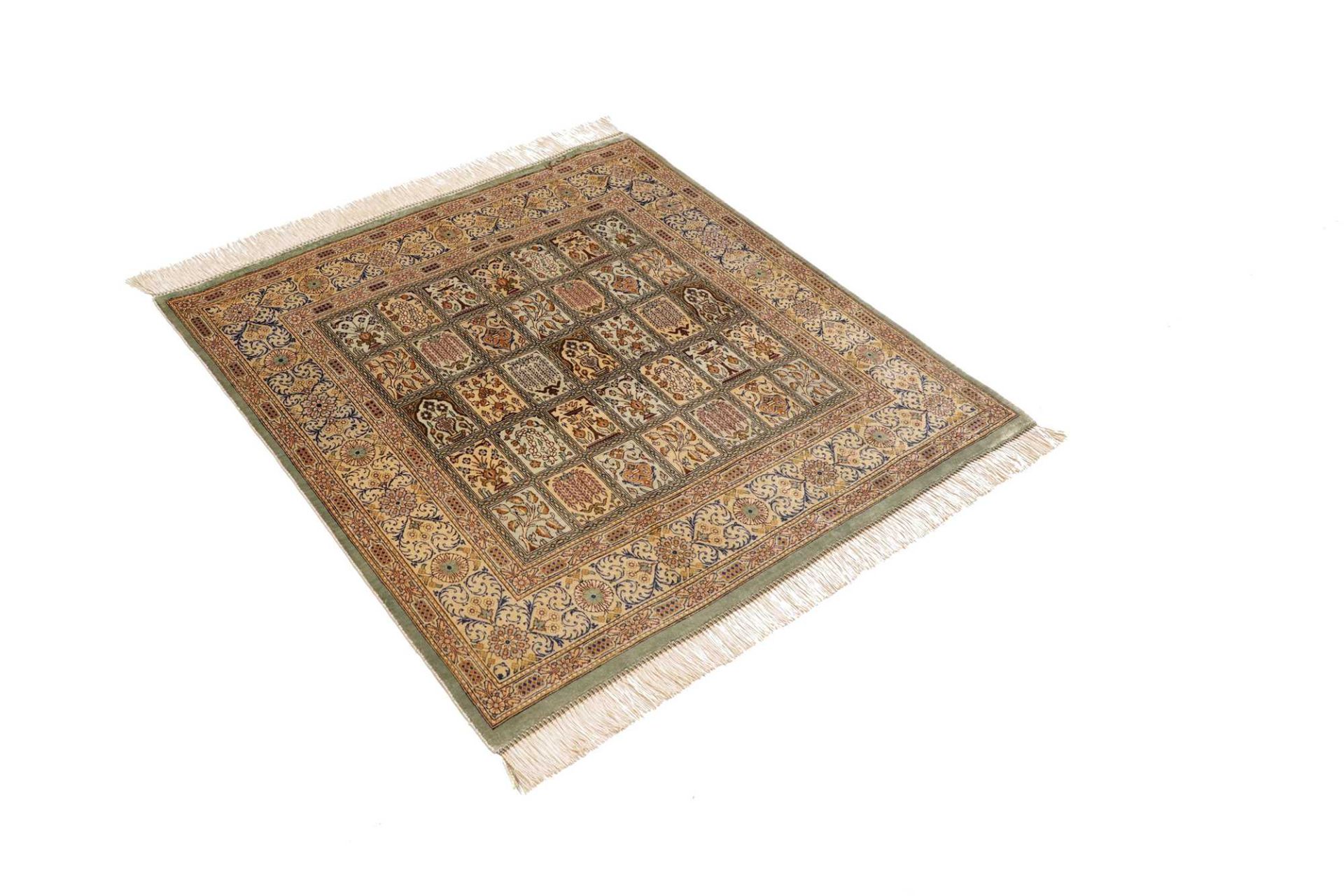 perserteppich-ghom-96-x-96-cm-seide-handgeknupft-exklusiv-2 Ghom Perserteppich aus Iran, 96 × 96 cm