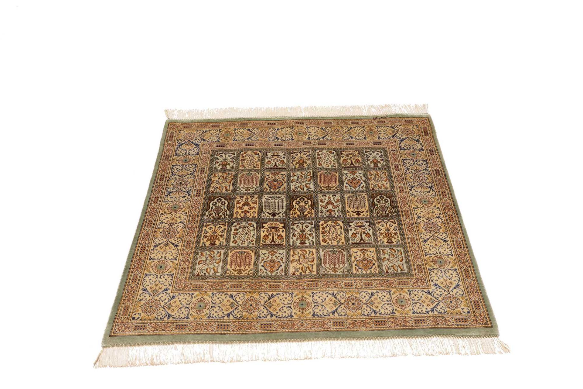 perserteppich-ghom-96-x-96-cm-seide-handgeknupft-exklusiv-3 Ghom Perserteppich aus Iran, 96 × 96 cm