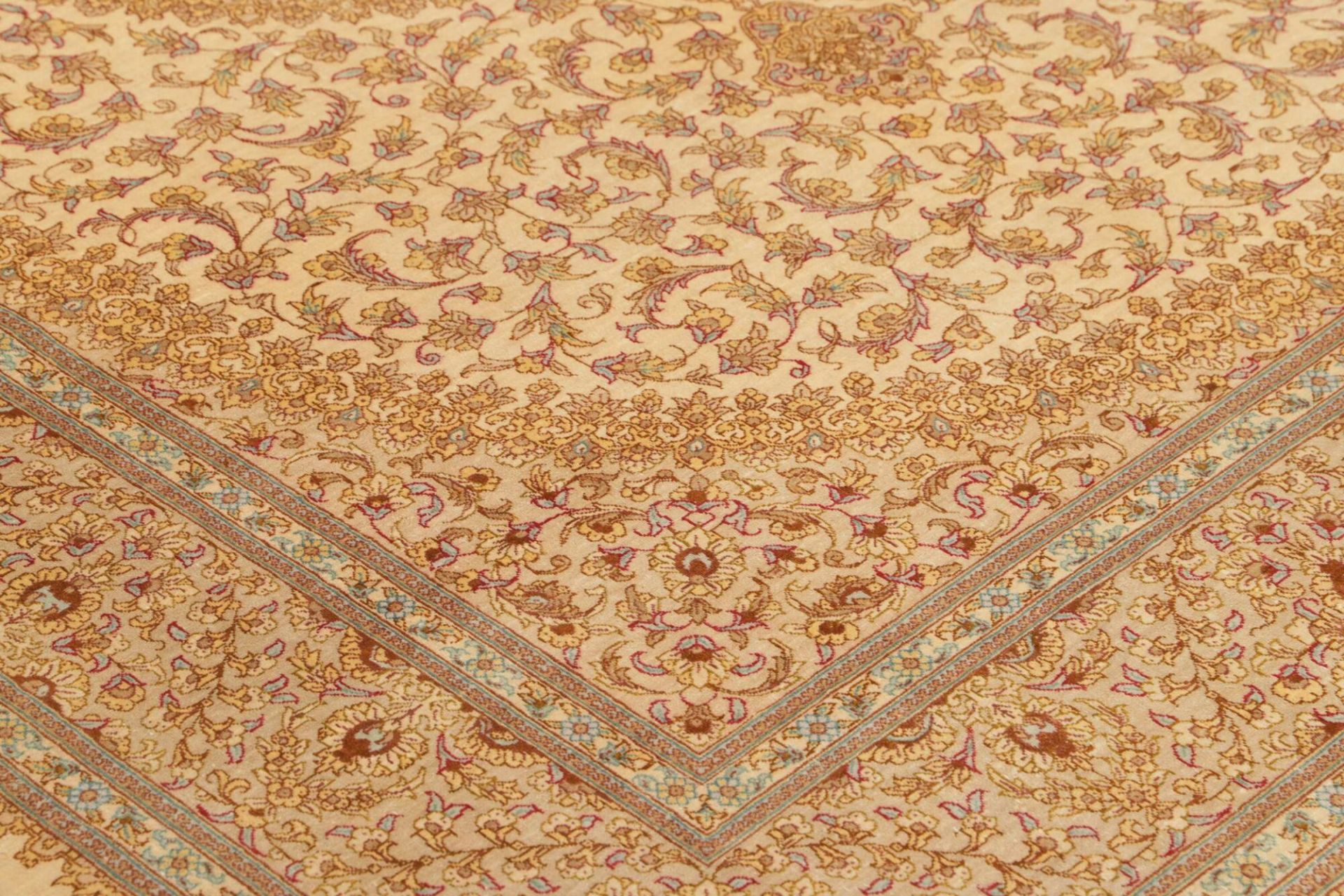 Handgeknüpfter Ghom Perserteppich, 162 × 236 cm, Seide