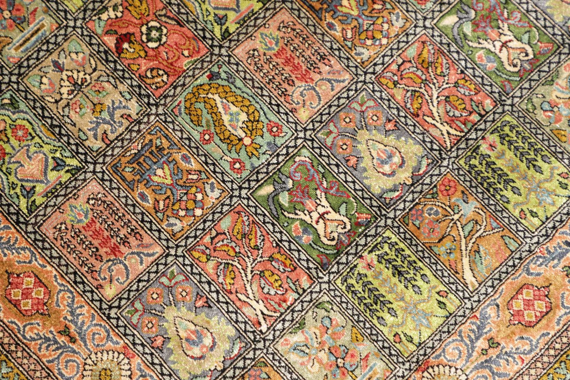 perserteppich-ghom-61-x-89-cm-100-seide-handgeknupft-edel-5 Handgeknüpfter Ghom Perserteppich 61 × 89 cm