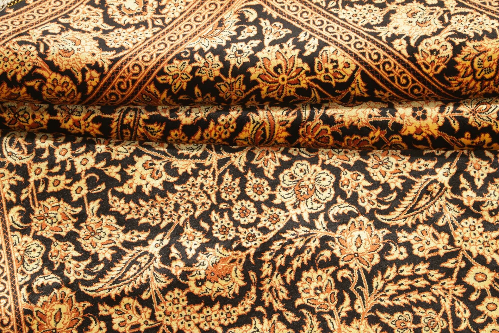 perserteppich-ghom-136-x-202-cm-seide-handgeknupft-exklusiv-8 Handgeknüpfter Ghom Perserteppich 136 × 202 cm