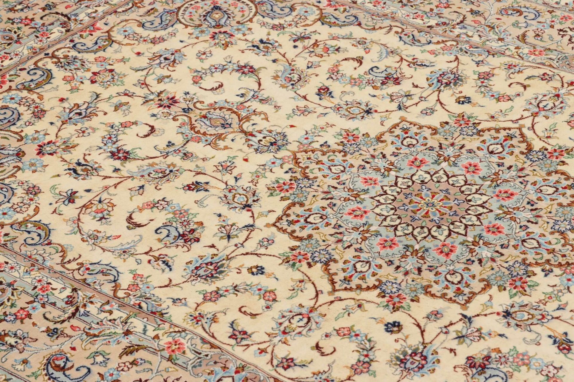 Handgeknüpfter Ghom Perserteppich, 101 × 152 cm, Seide