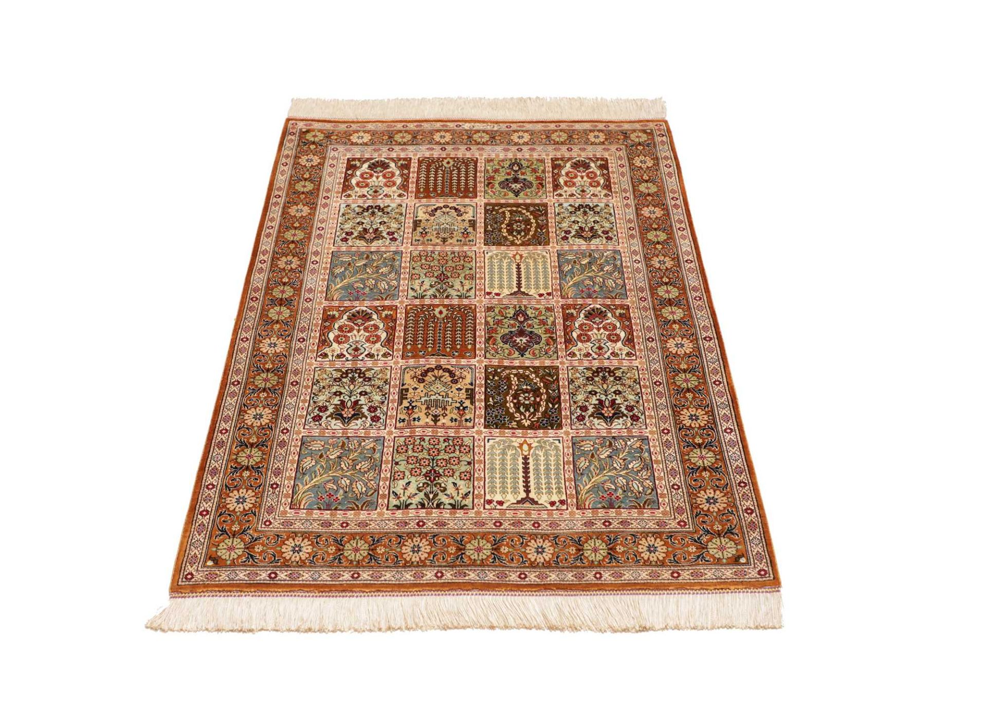 perserteppich-ghom-81-x-119-cm-seide-handgeknupft-exklusiv-4 Ghom Perserteppich 81 × 119 cm aus Seide, handgeknüpft