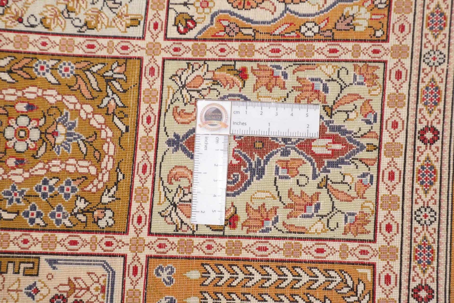 perserteppich-ghom-81-x-119-cm-seide-handgeknupft-exklusiv-11 Ghom Perserteppich 81 × 119 cm aus Seide, handgeknüpft