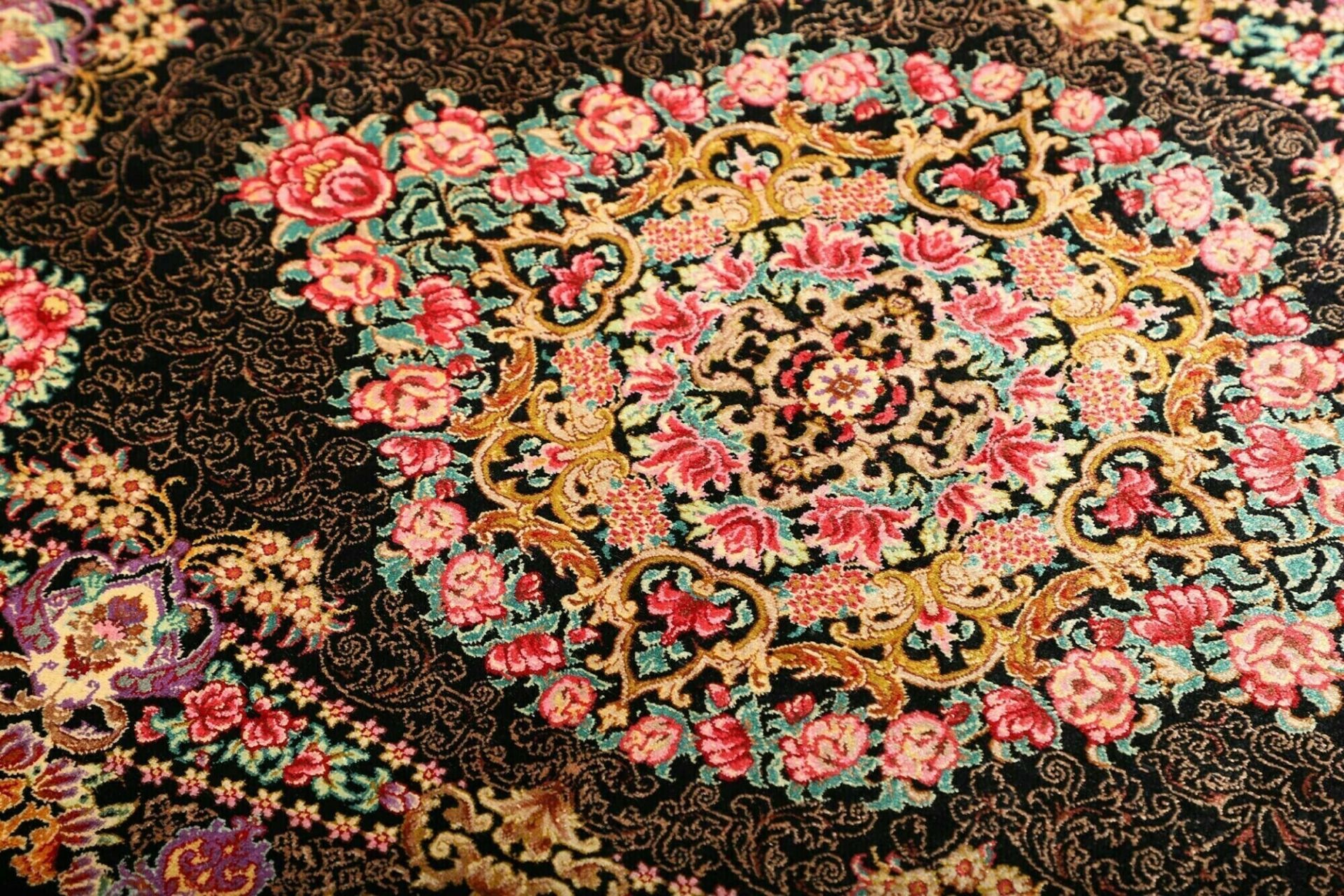 Ghom Perserteppich 61 × 89 cm aus Seide, handgeknüpft