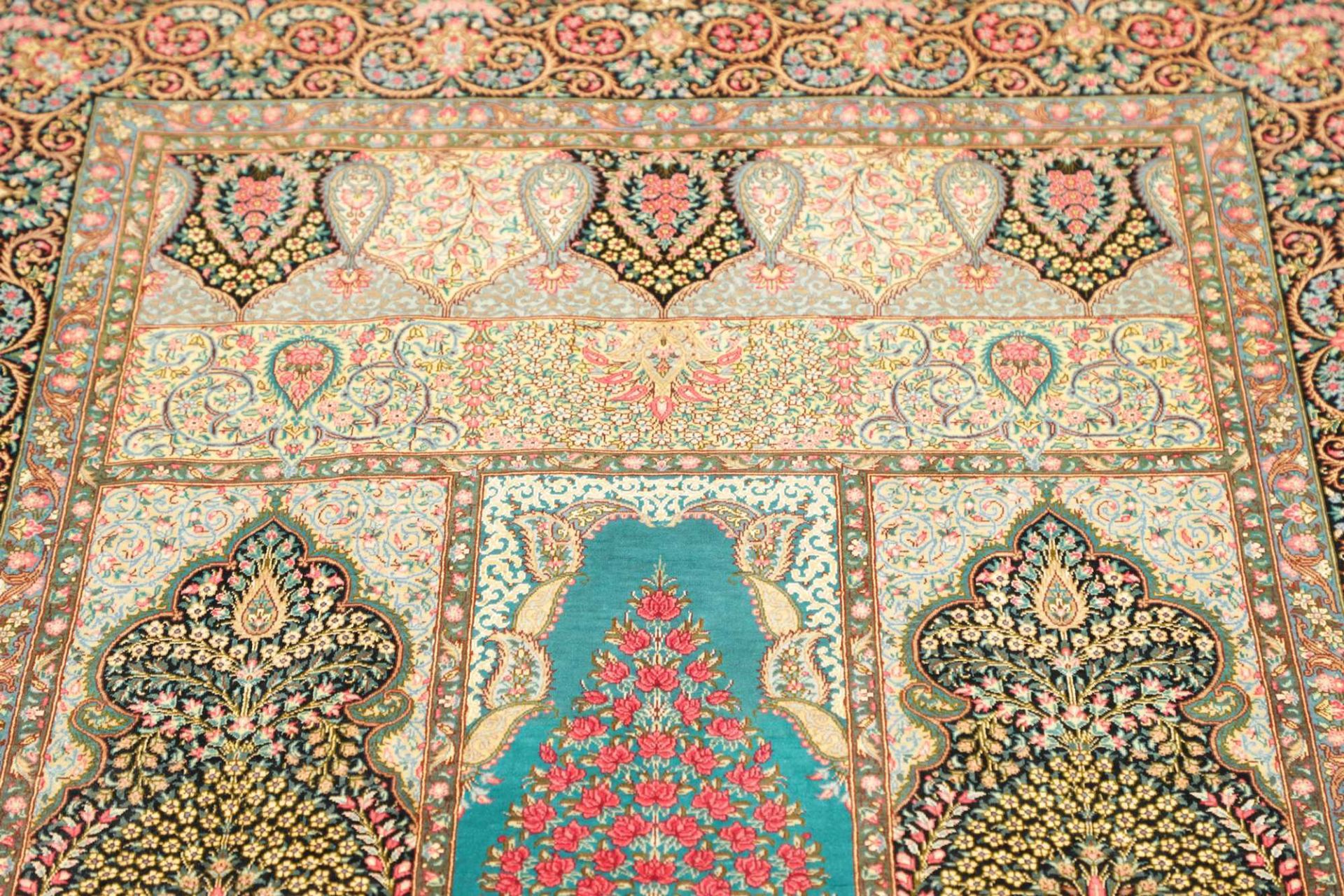 Handgeknüpfter Ghom Perserteppich, 106 × 164 cm, Seide