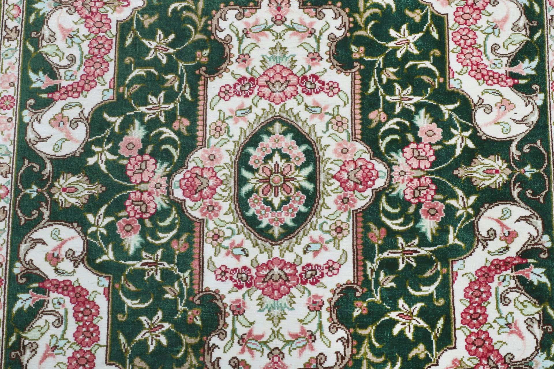 perserteppich-ghom-60-x-90-cm-seide-handgeknupft-exklusiv-10 Ghom Perserteppich aus Iran, 60 × 90 cm