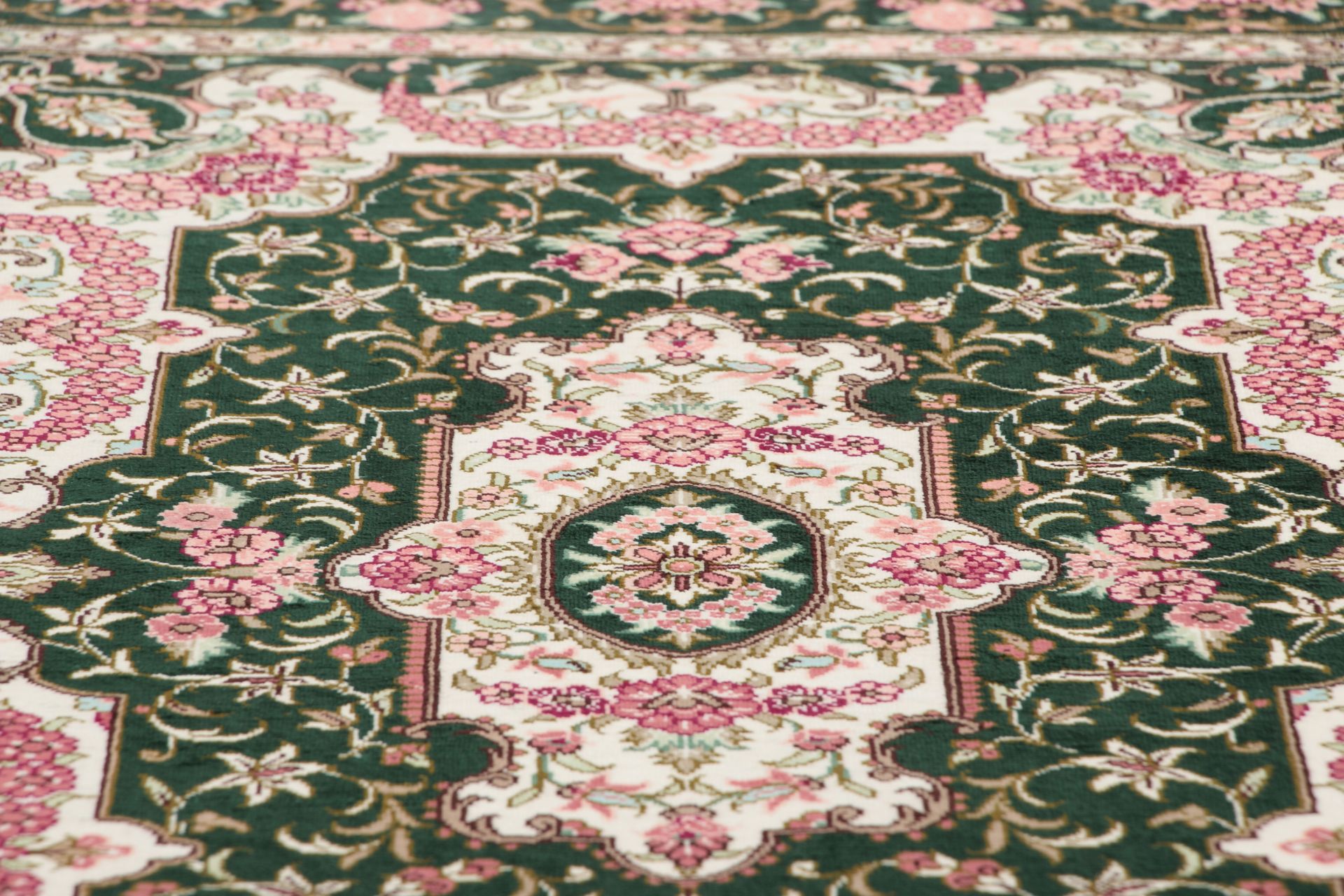perserteppich-ghom-60-x-90-cm-seide-handgeknupft-exklusiv-11 Ghom Perserteppich aus Iran, 60 × 90 cm