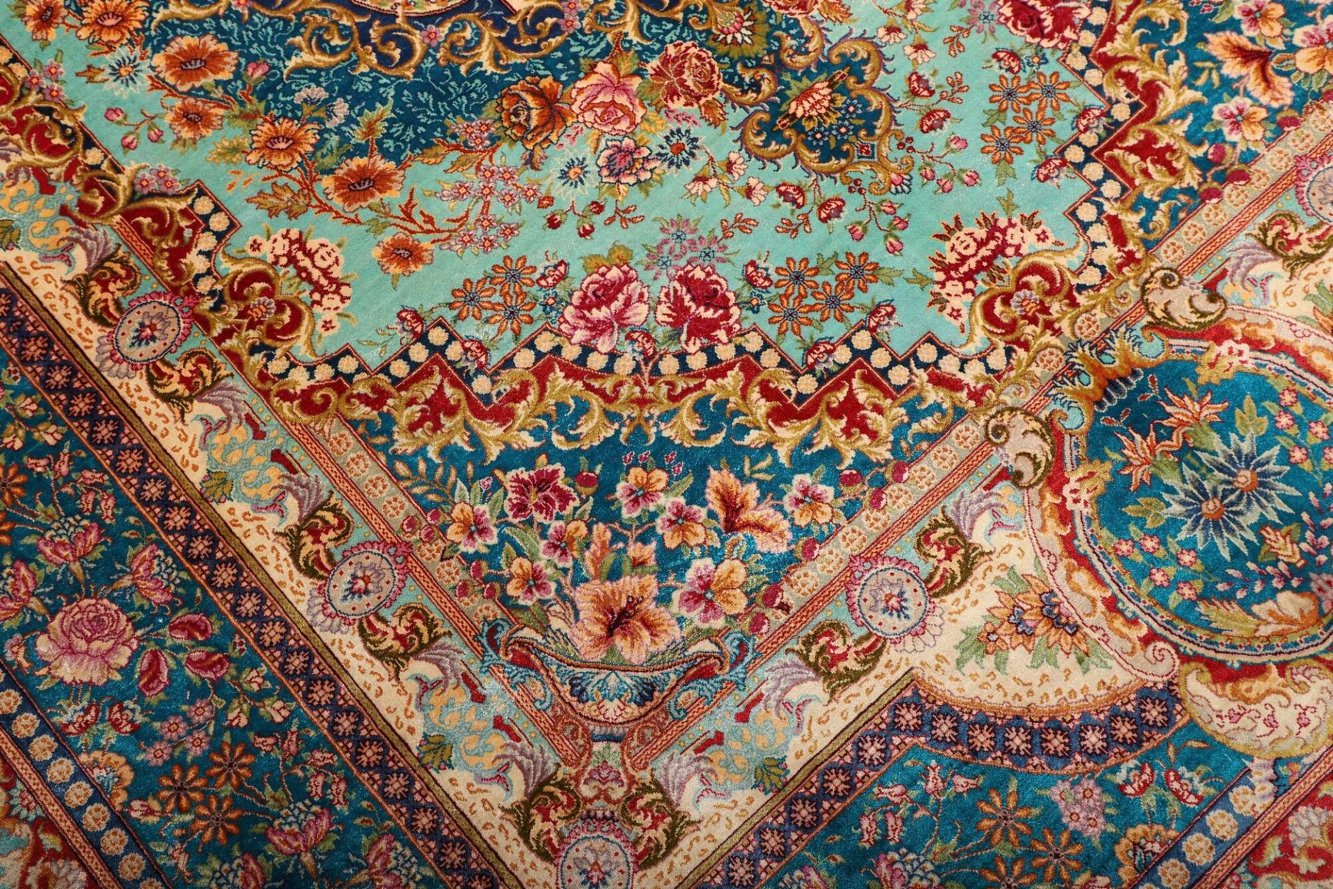 Ghom Perserteppich 160 × 232 cm aus Seide, handgeknüpft