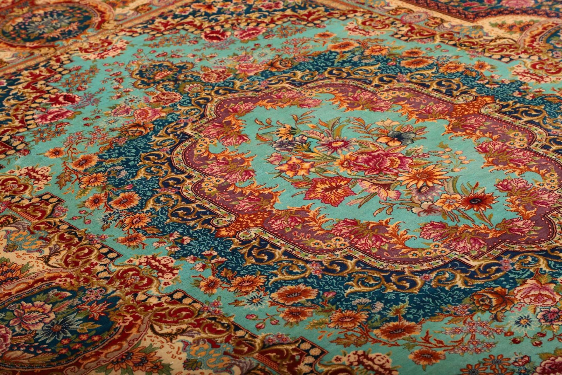 Ghom Perserteppich 160 × 232 cm aus Seide, handgeknüpft