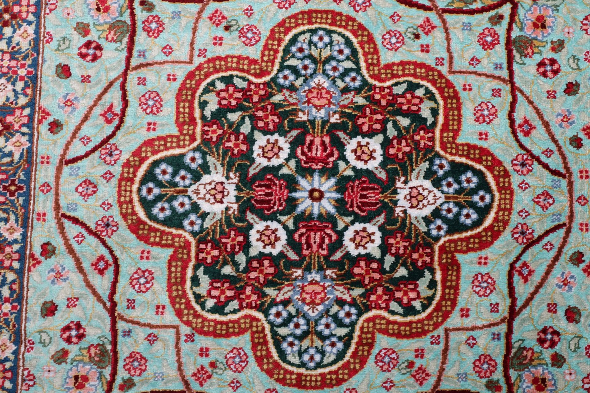 Handgeknüpfter Ghom Perserteppich, 60 × 90 cm, Seide