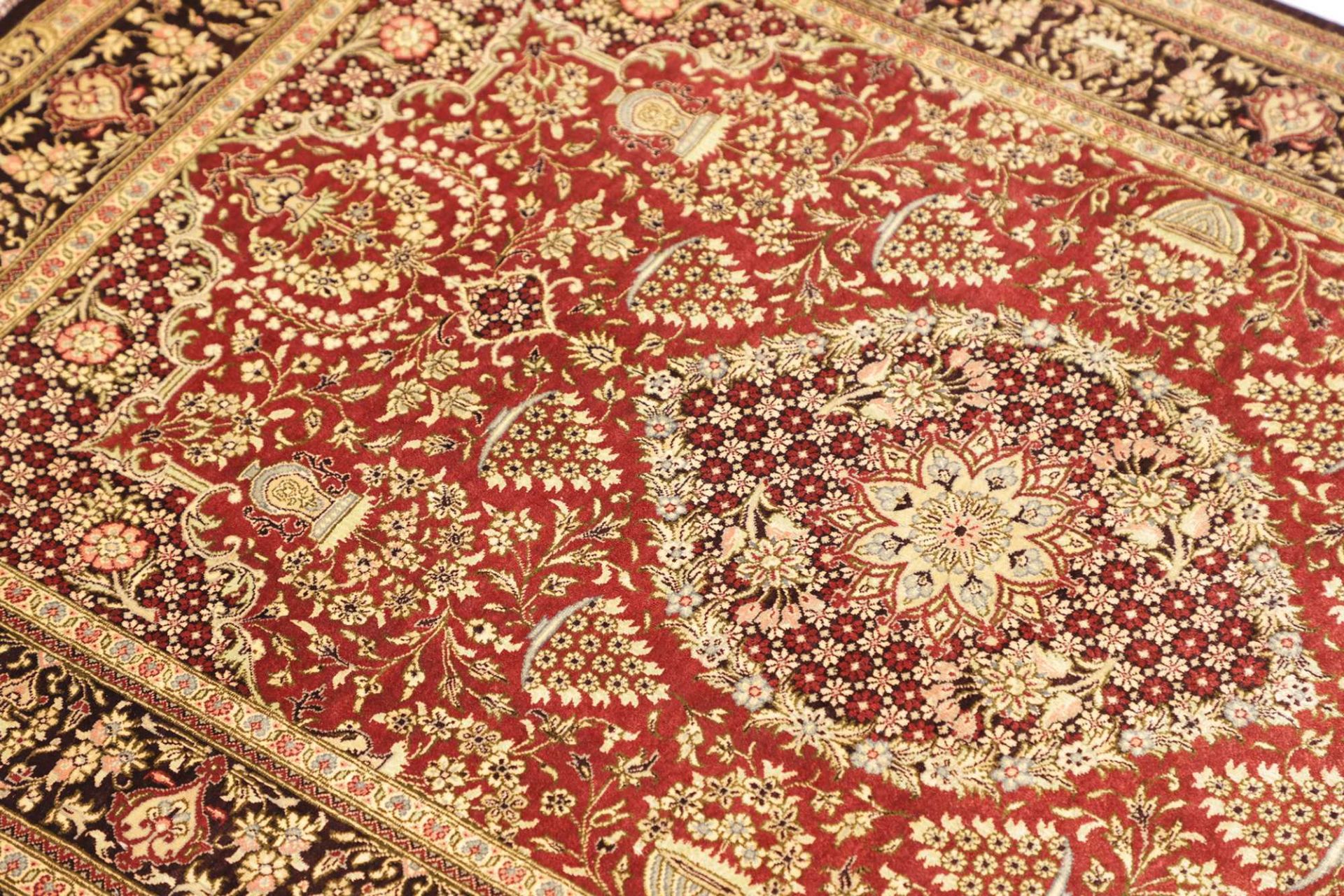 Handgeknüpfter Ghom Perserteppich, 81 × 119 cm, Seide