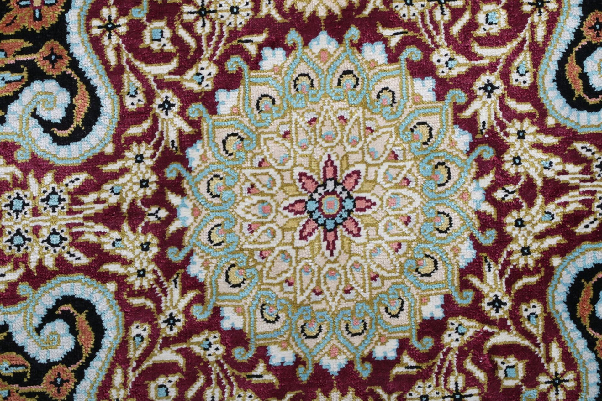 perserteppich-ghom-58-x-91-cm-seide-handgeknupft-glanzend-2 Ghom Perserteppich aus Iran, 58 × 91 cm