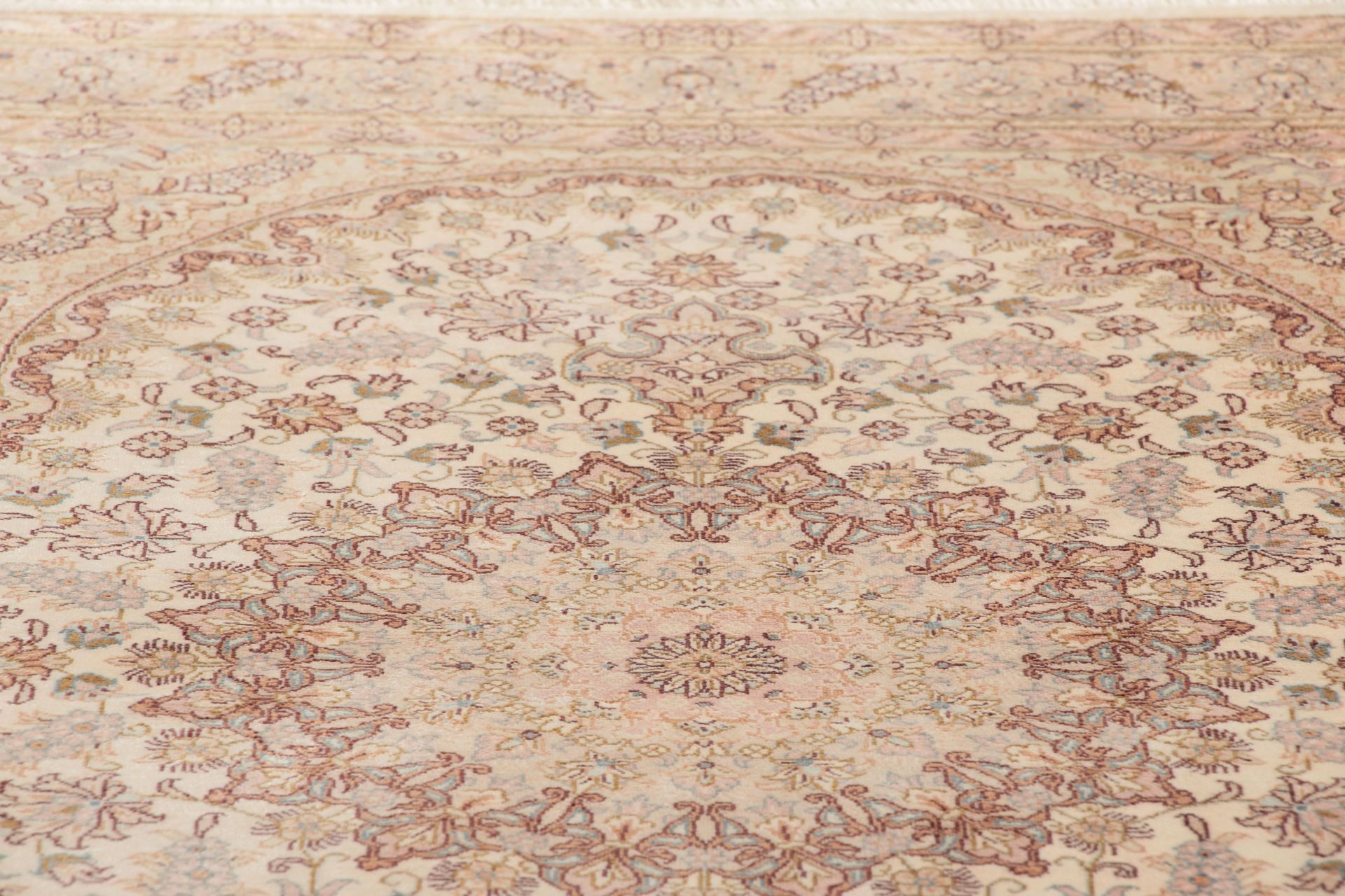 perserteppich-ghom-79-x-120-cm-seide-handgeknupft-edel-3 Ghom Perserteppich 79 × 120 cm aus Seide, handgeknüpft