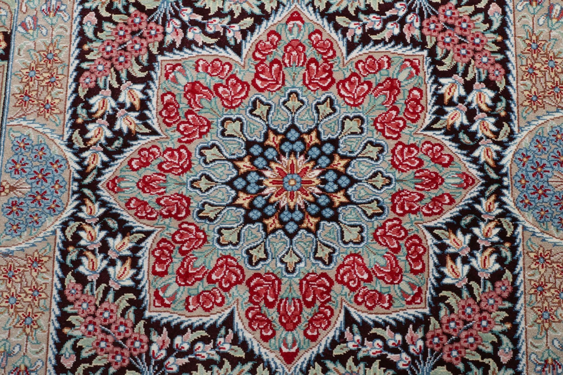 Ghom Perserteppich 60 × 92 cm aus Seide, handgeknüpft