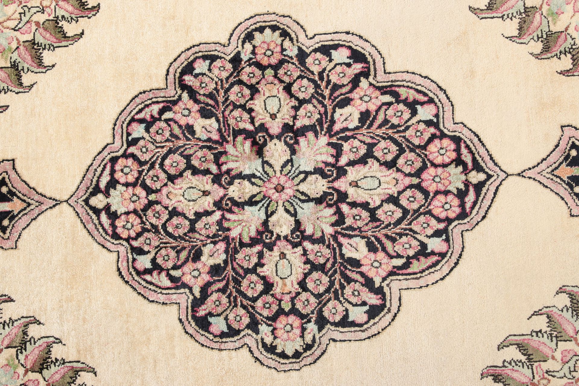perserteppich-ghom-58-x-83-cm-seide-handgeknupft-exklusiv-2 Handgeknüpfter Ghom Perserteppich 58 × 83 cm