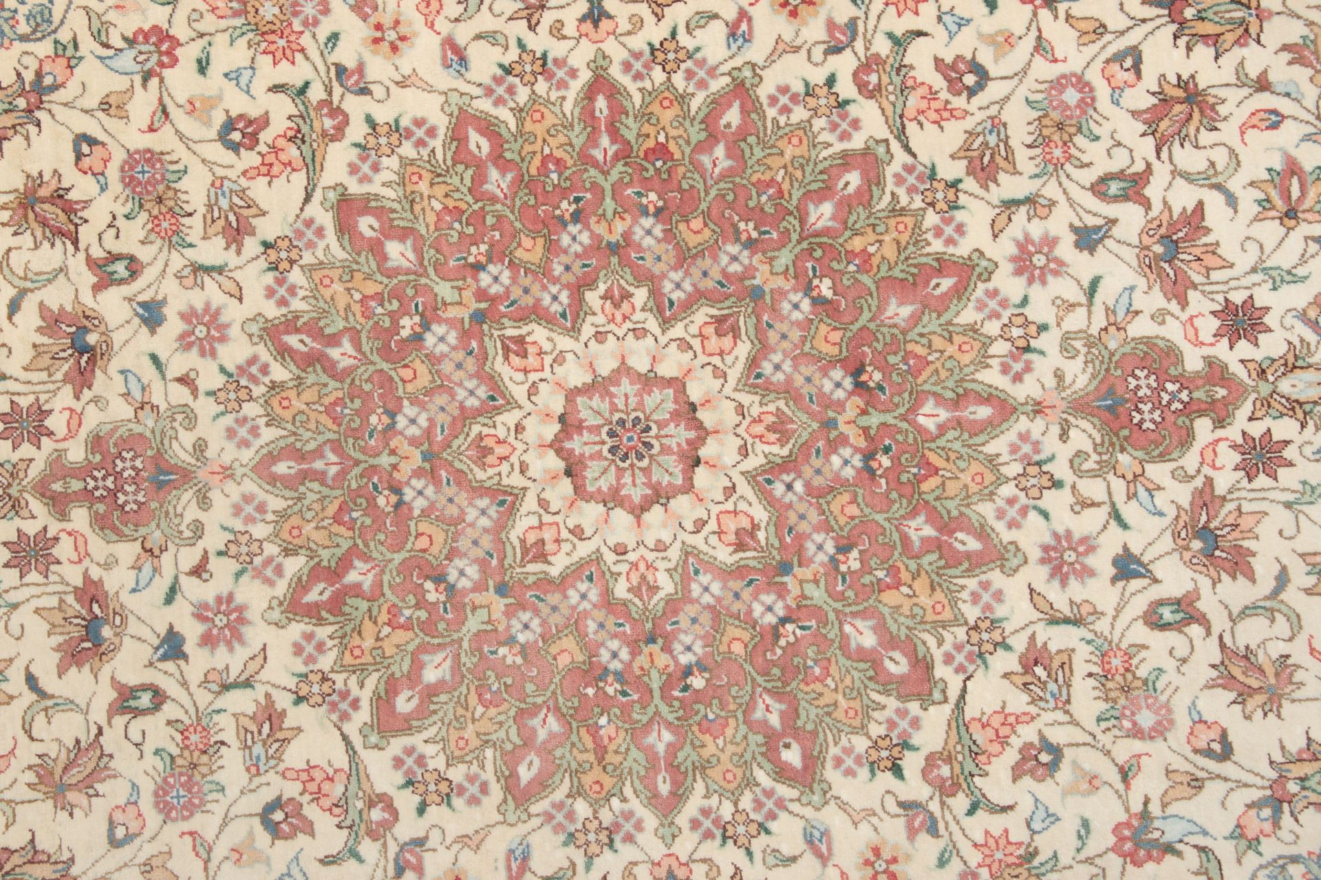 Handgeknüpfter Ghom Perserteppich, 80 × 120 cm, Seide