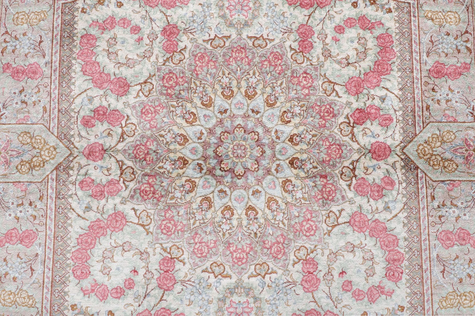 Handgeknüpfter Ghom Perserteppich, 100 × 155 cm, Seide