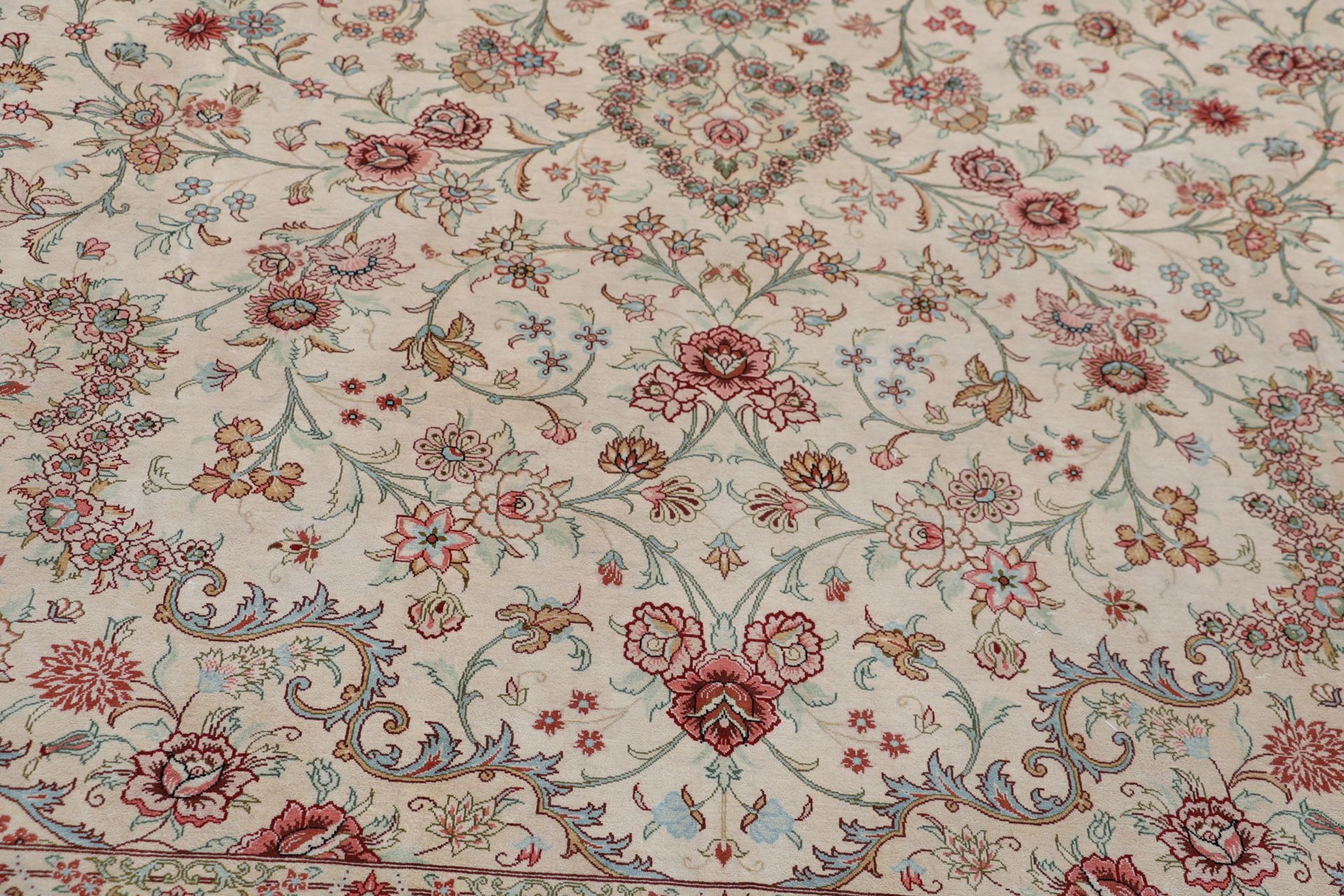 Handgeknüpfter Ghom Perserteppich 240 × 347 cm