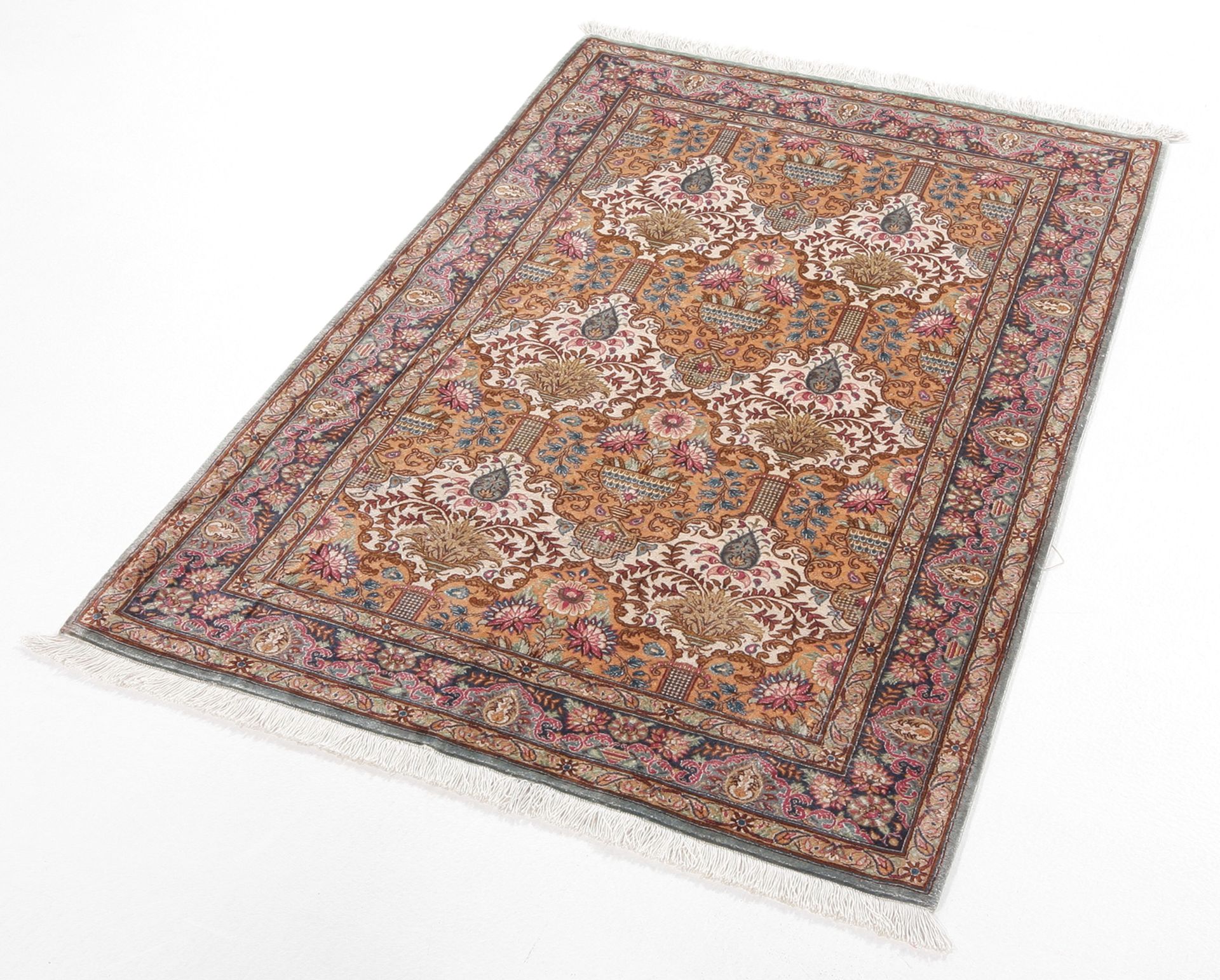 Handgeknüpfter Ghom Perserteppich, 77 × 118 cm, Seide