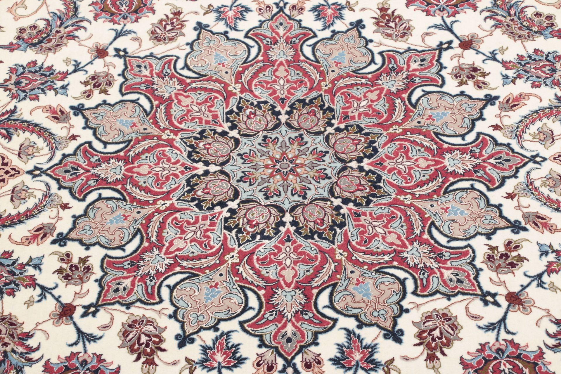 perserteppich-isfahan-202-x-300-cm-schurwolle-seide-handgeknupft-2 Handgeknüpfter Isfahan Perserteppich, 202 × 300 cm, Wolle & Seide