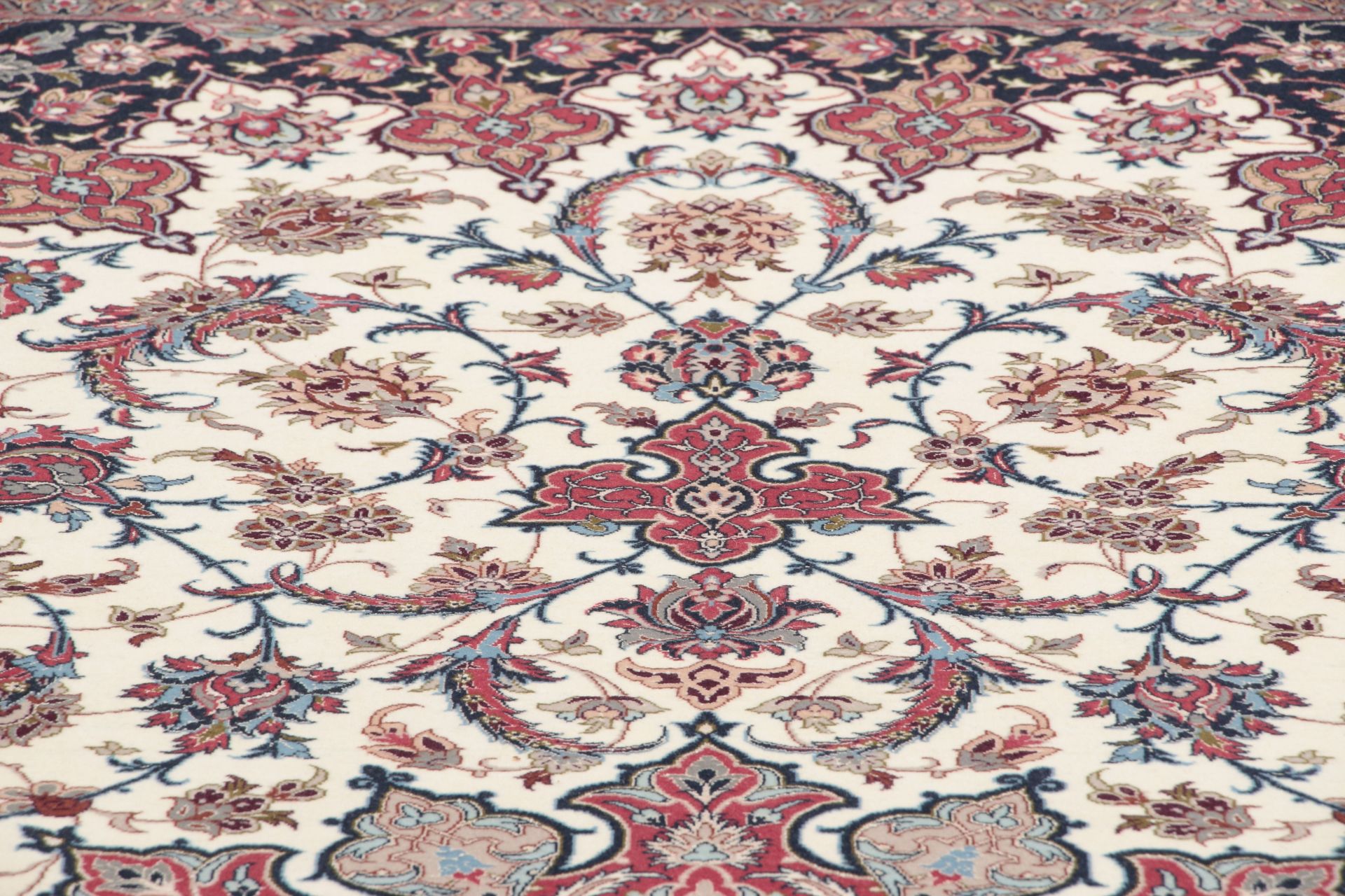 perserteppich-isfahan-202-x-300-cm-schurwolle-seide-handgeknupft-3 Handgeknüpfter Isfahan Perserteppich, 202 × 300 cm, Wolle & Seide
