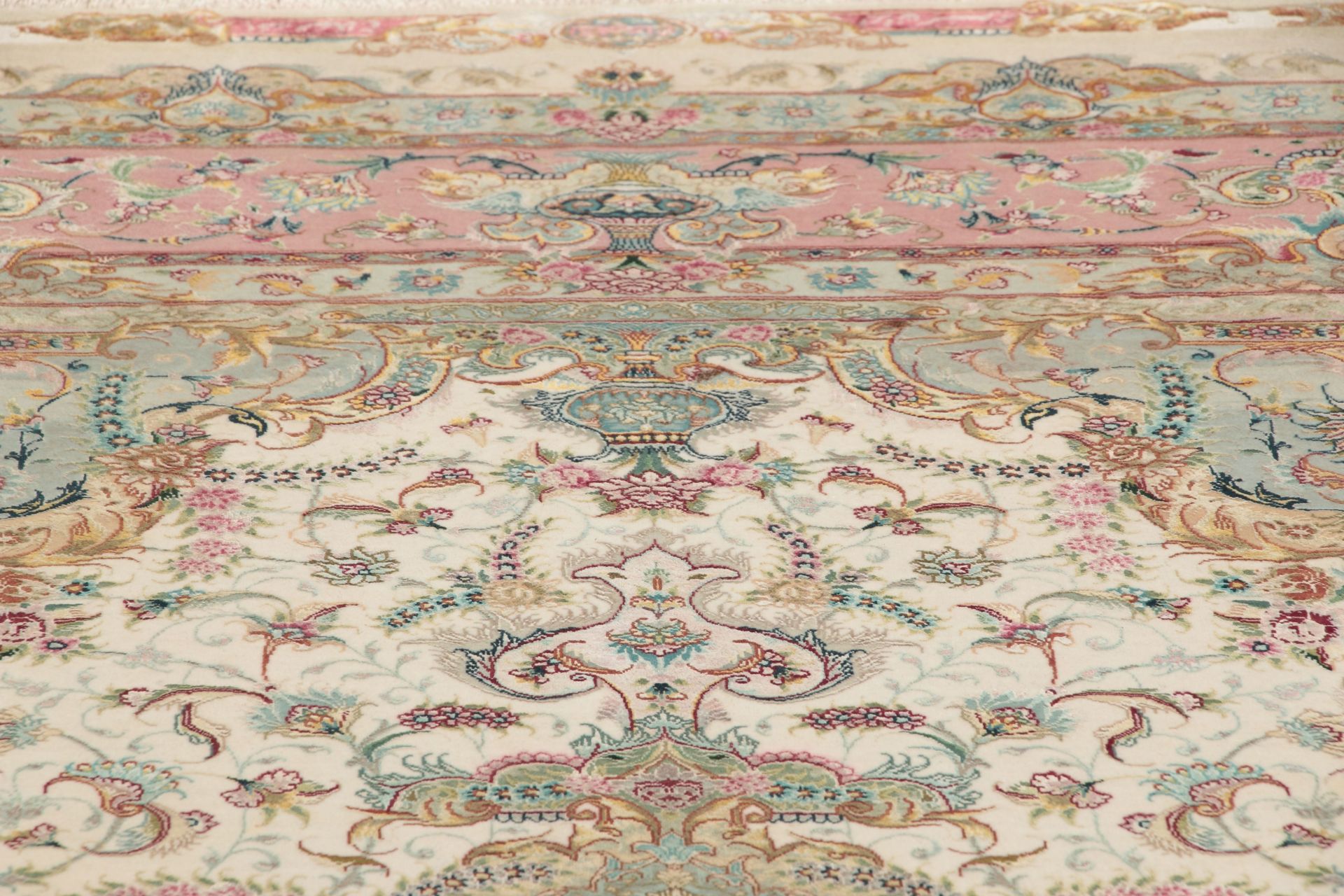 Täbriz Perserteppich aus Iran, 155 × 217 cm