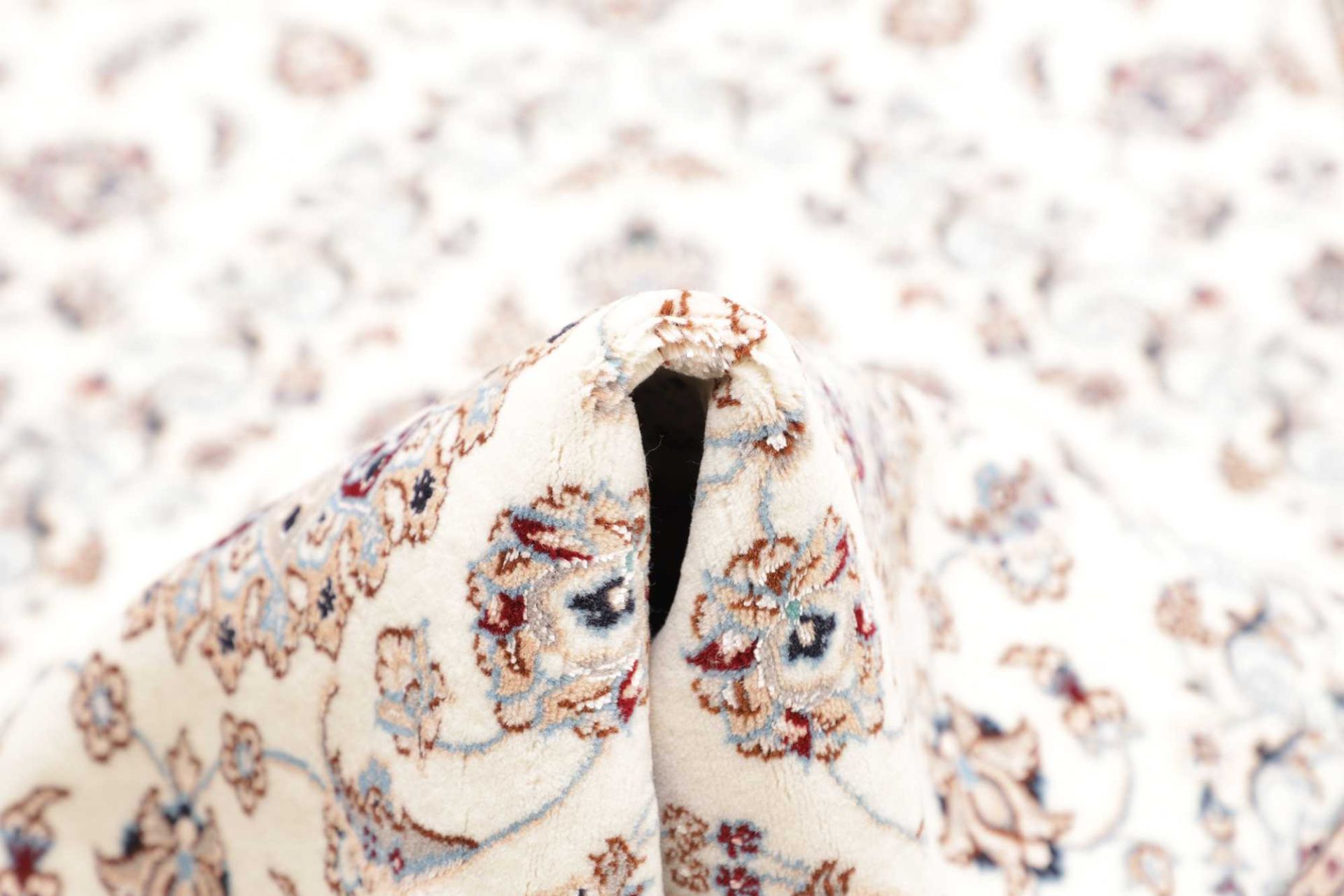 Nain Perserteppich aus Iran, 83 × 414 cm