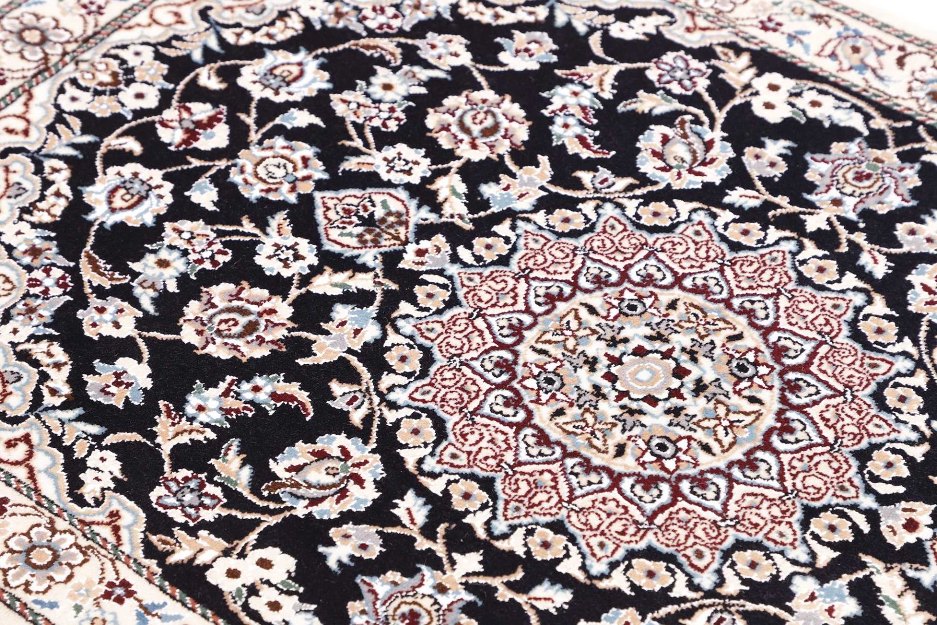 Nain Perserteppich aus Iran, 79 × 117 cm