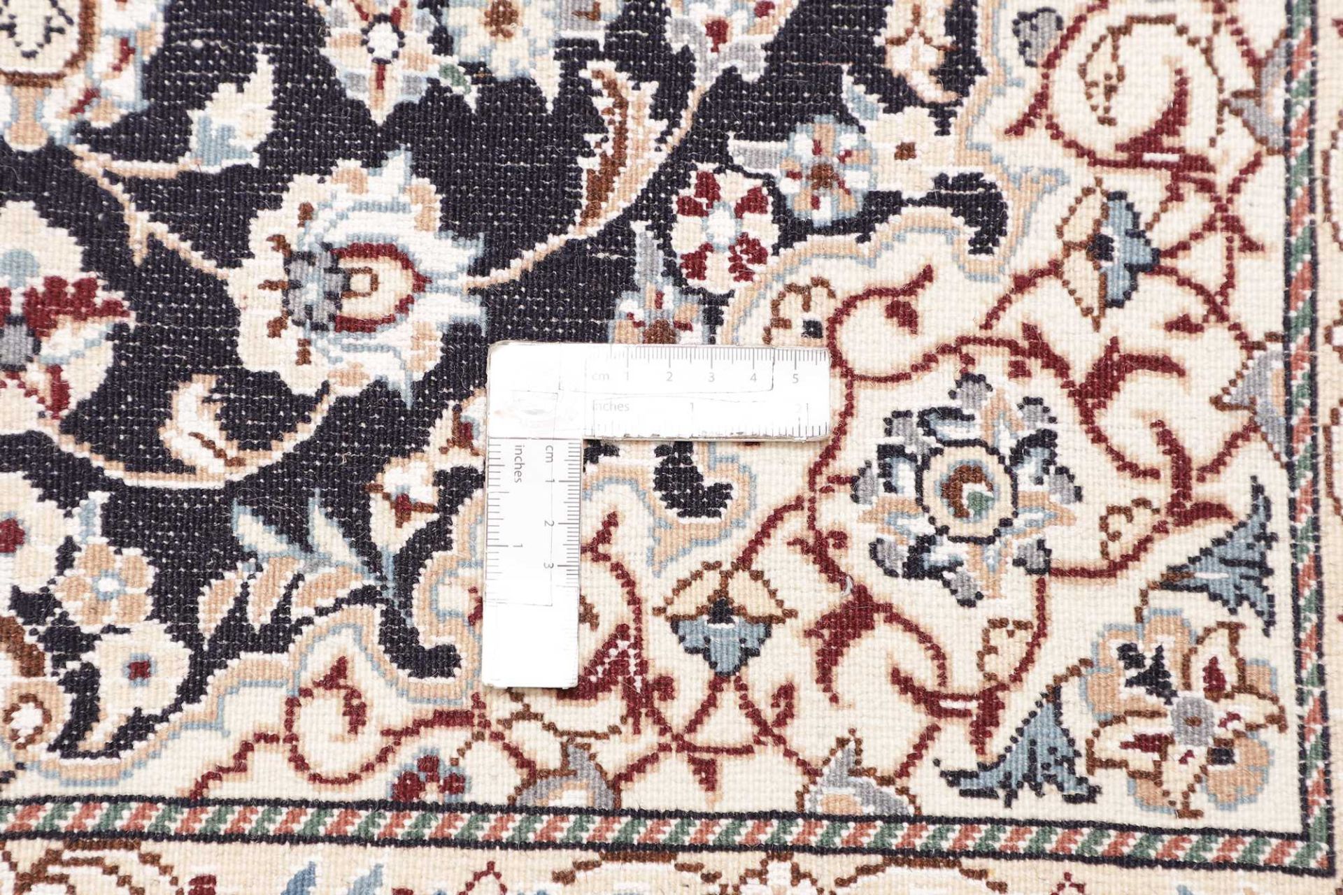 Nain Perserteppich aus Iran, 79 × 117 cm