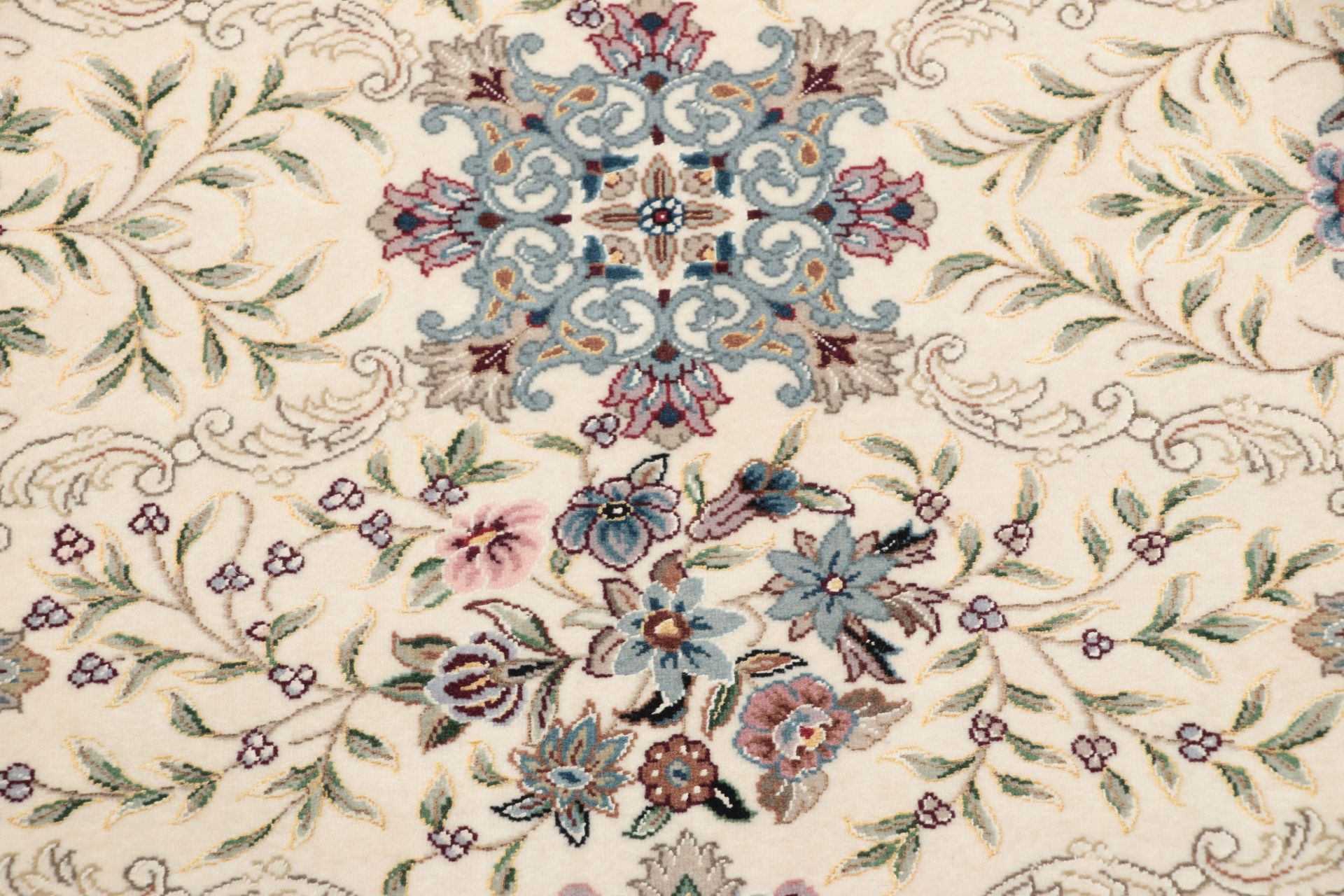 Isfahan Perserteppich aus Iran, 215 × 307 cm