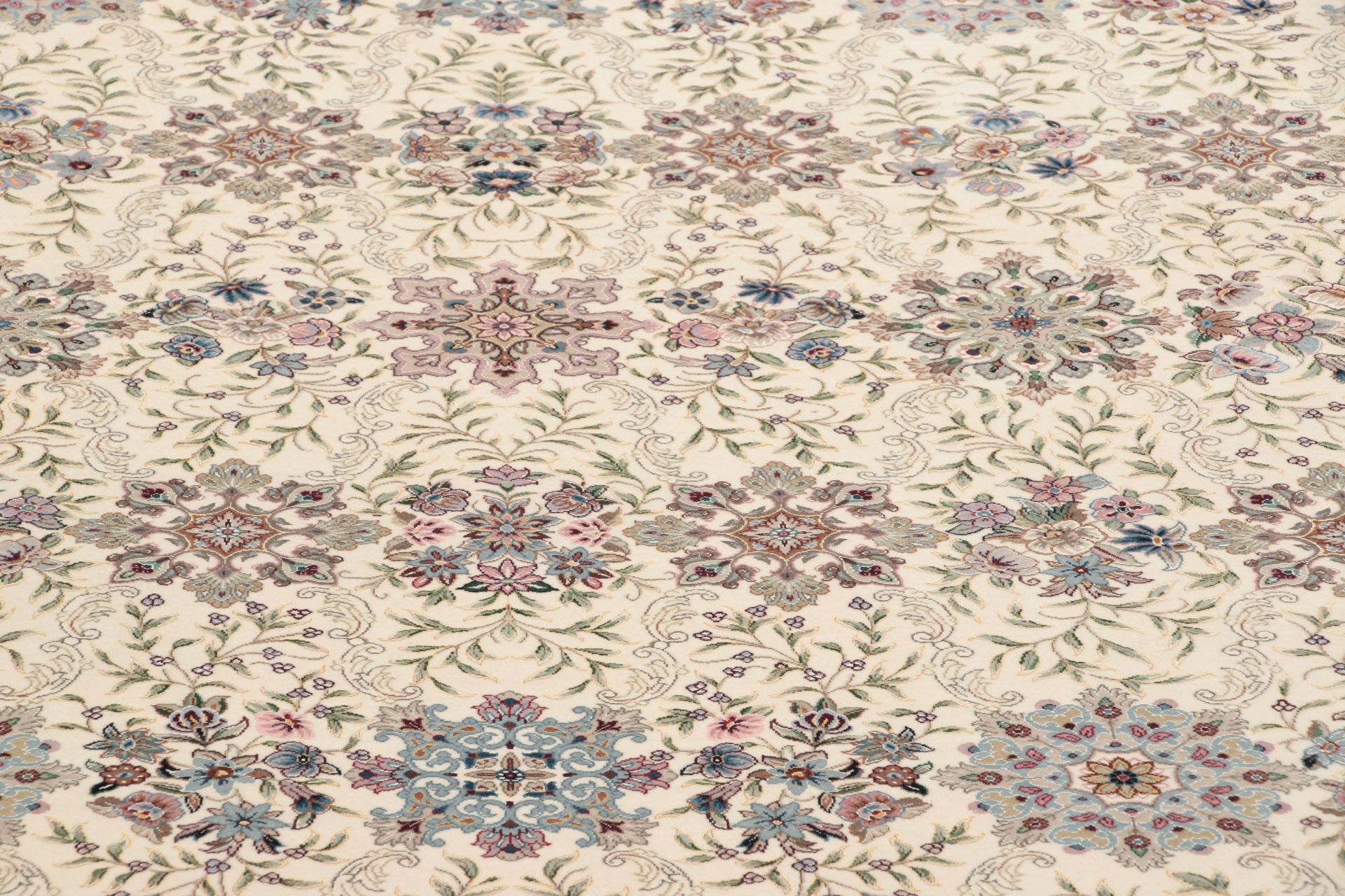 Isfahan Perserteppich aus Iran, 215 × 307 cm