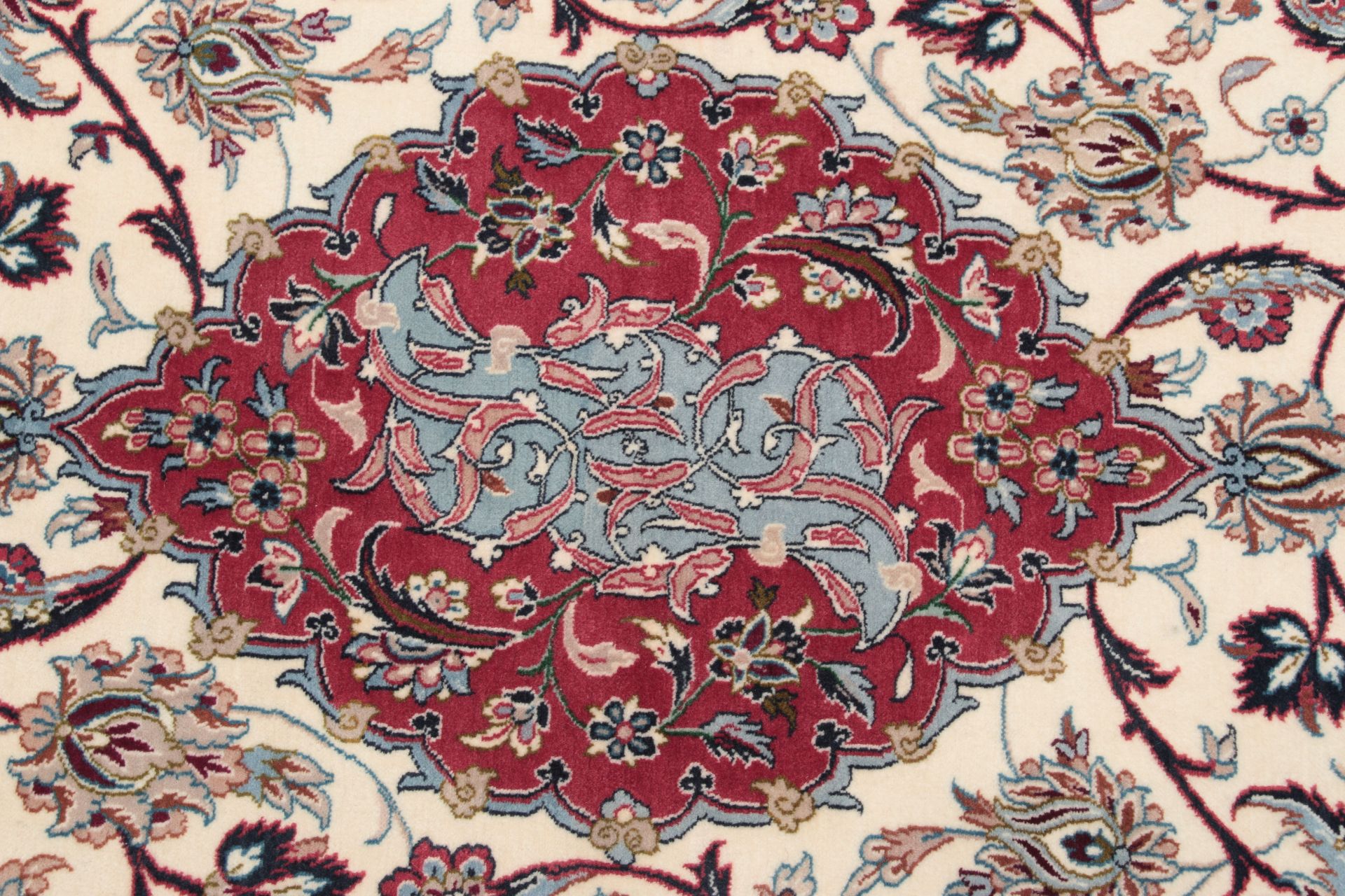 Isfahan Perserteppich aus Iran, 113 × 177 cm