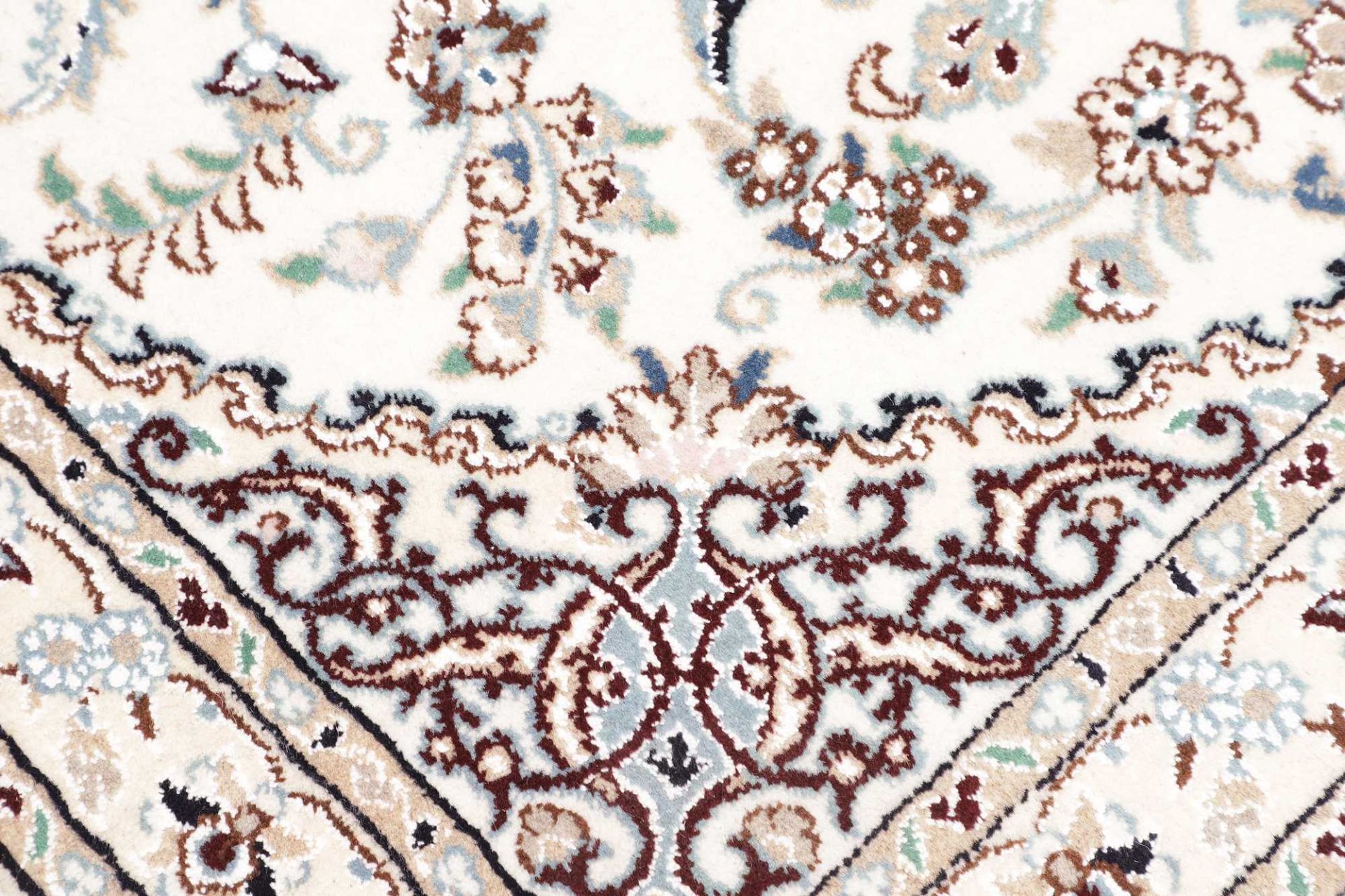 perserteppich-nain-103-x-145-cm-schurwolle-handgeknupft-exklusiv-5 Handgeknüpfter Nain Perserteppich, 103 × 145 cm, Wolle