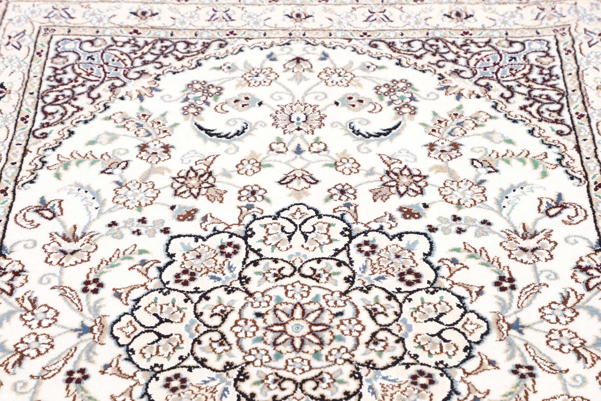 perserteppich-nain-103-x-145-cm-schurwolle-handgeknupft-exklusiv-7 Handgeknüpfter Nain Perserteppich, 103 × 145 cm, Wolle