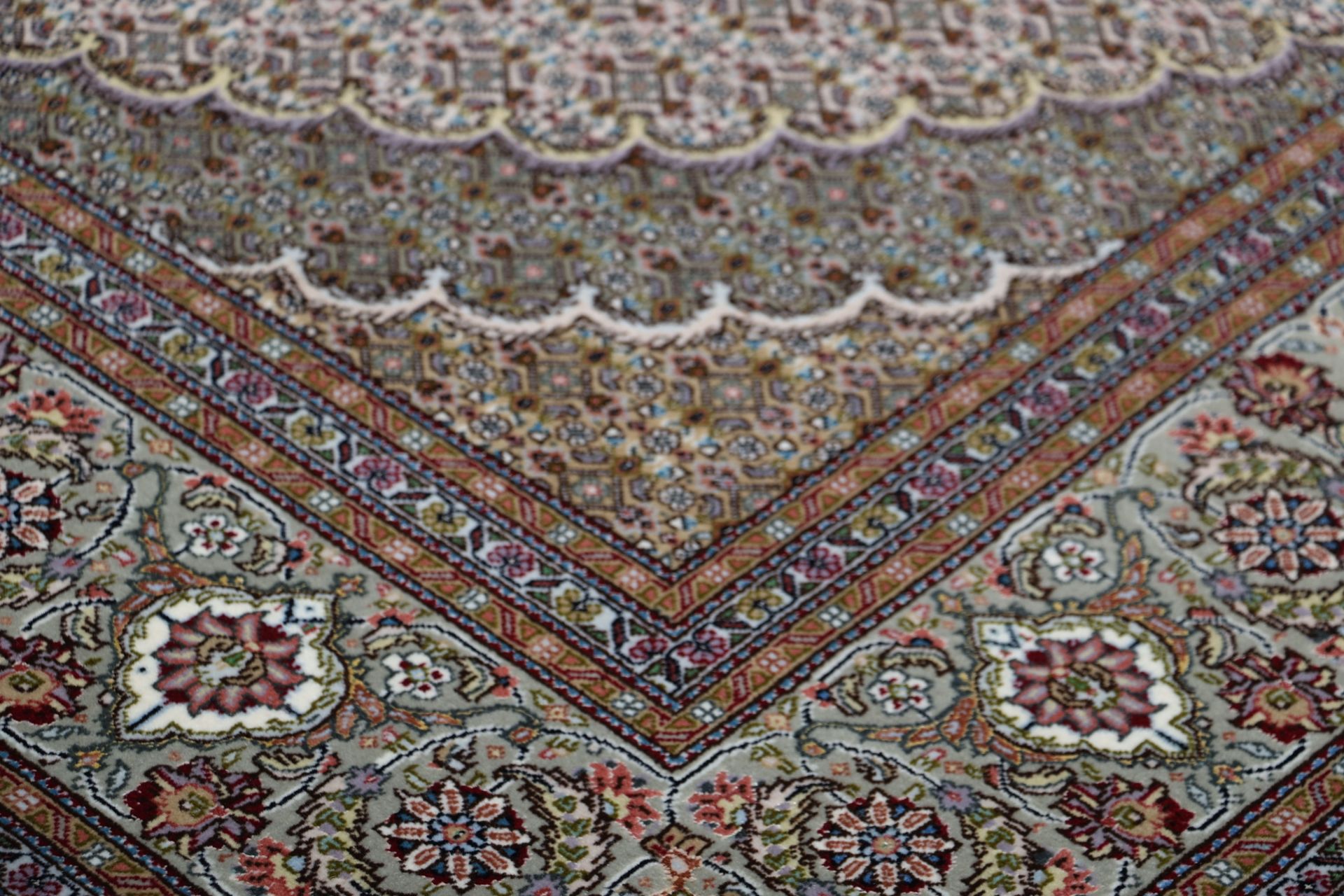 Handgeknüpfter Täbriz Perserteppich 200 × 205 cm
