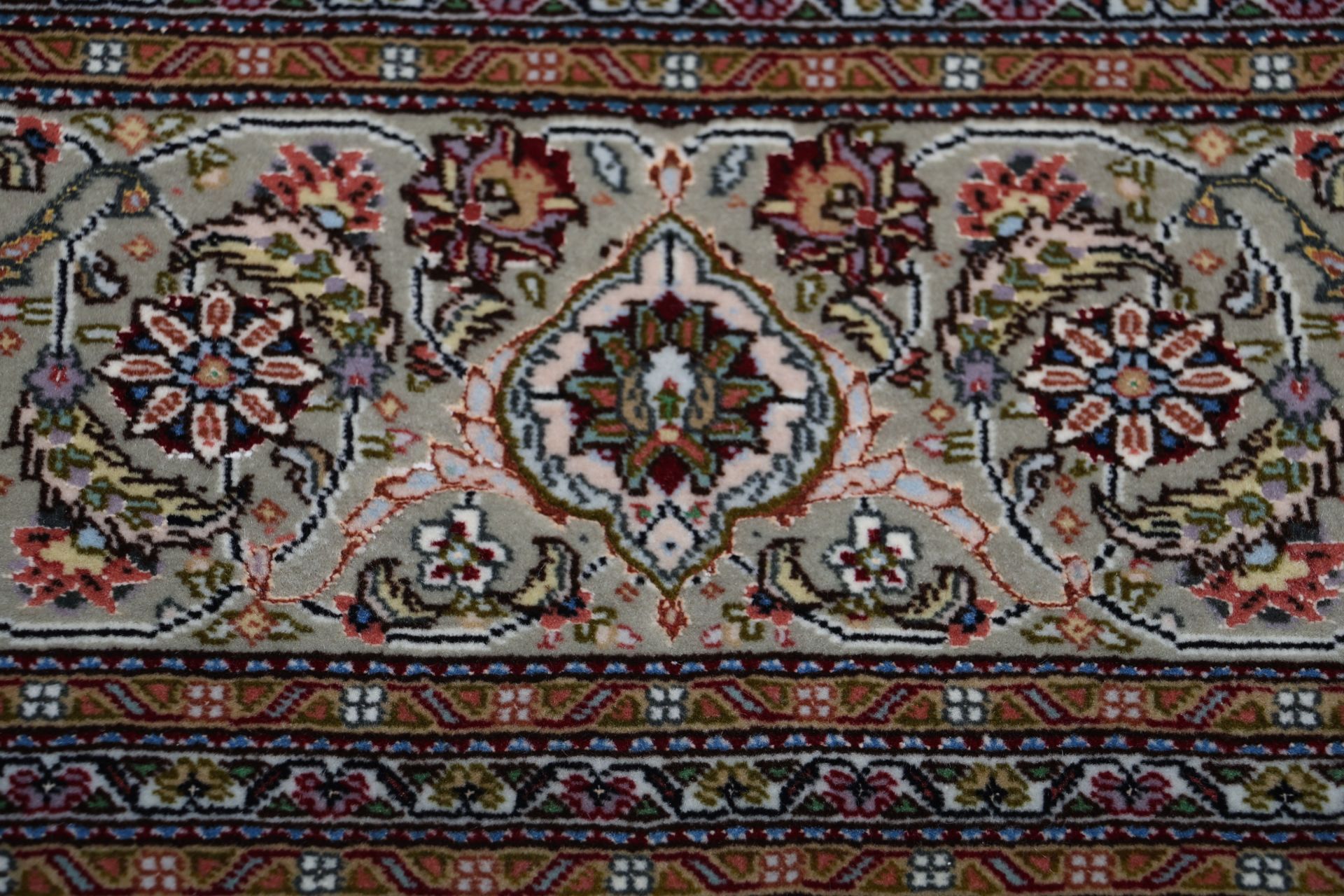 Handgeknüpfter Täbriz Perserteppich 200 × 205 cm