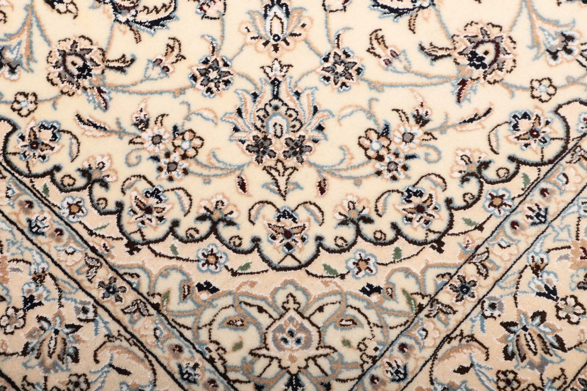 Nain Perserteppich aus Iran, 151 × 149 cm