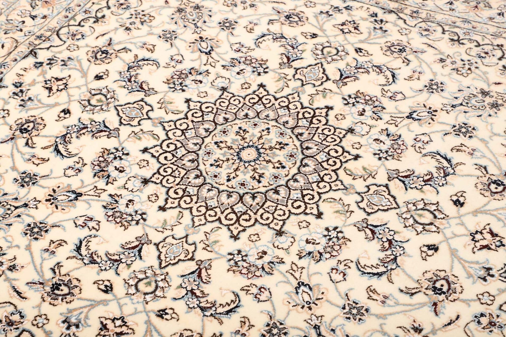 Nain Perserteppich aus Iran, 151 × 149 cm