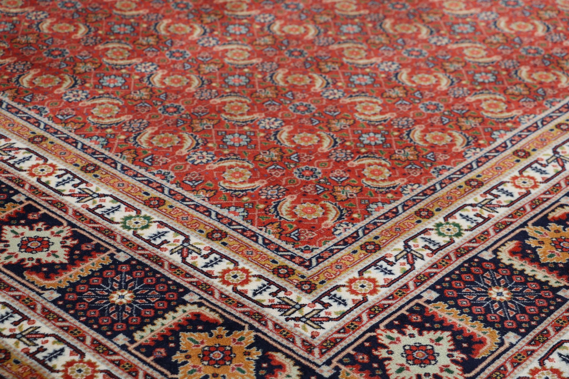 Täbriz Perserteppich 252 × 353 cm aus Wolle & Seide, handgeknüpft