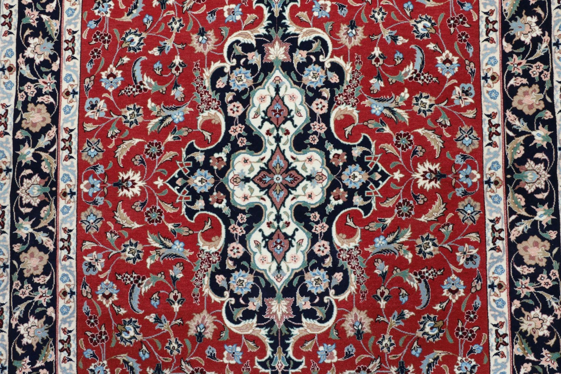 Handgeknüpfter Isfahan Perserteppich 107 × 170 cm