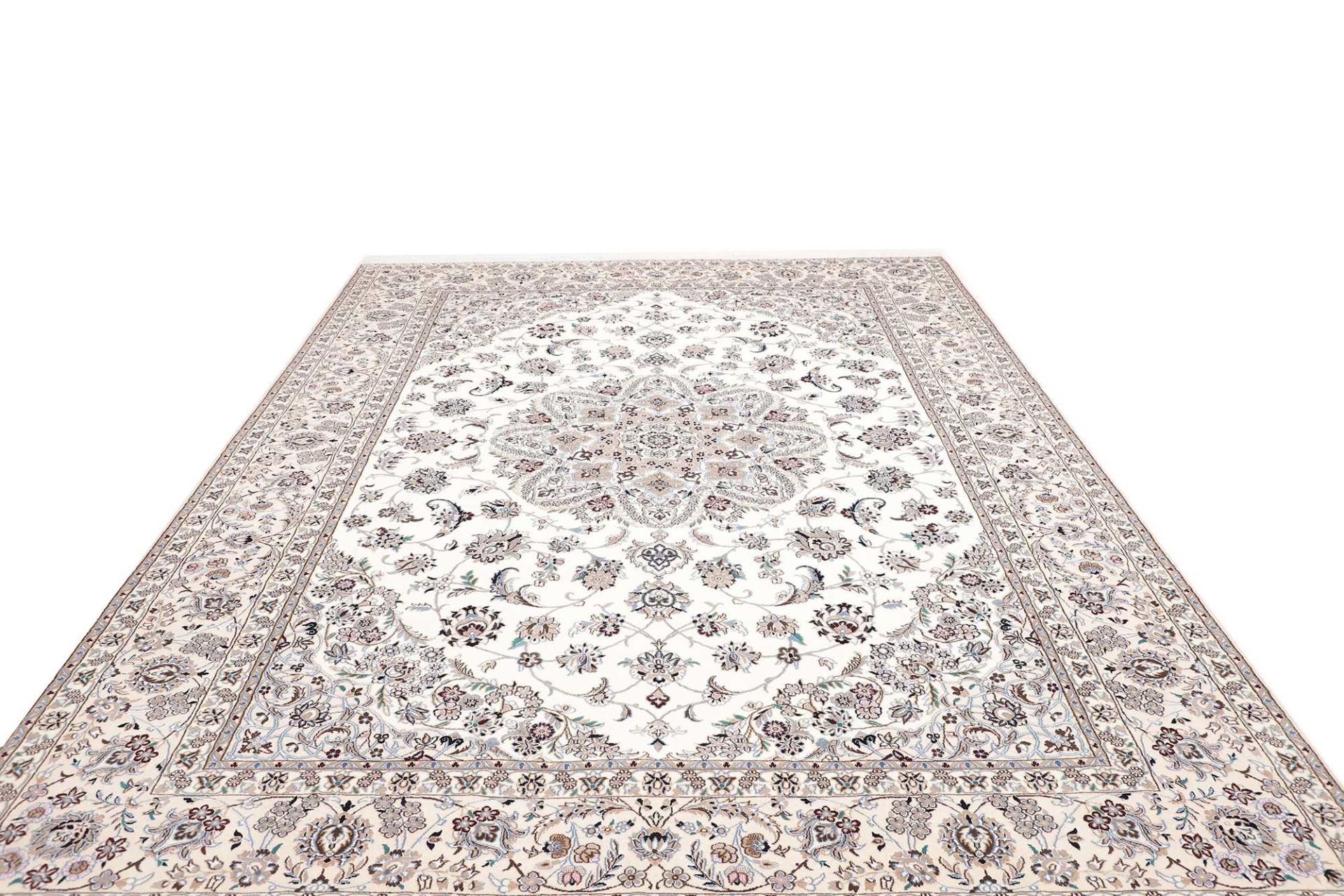 Nain Perserteppich aus Iran, 251 × 345 cm