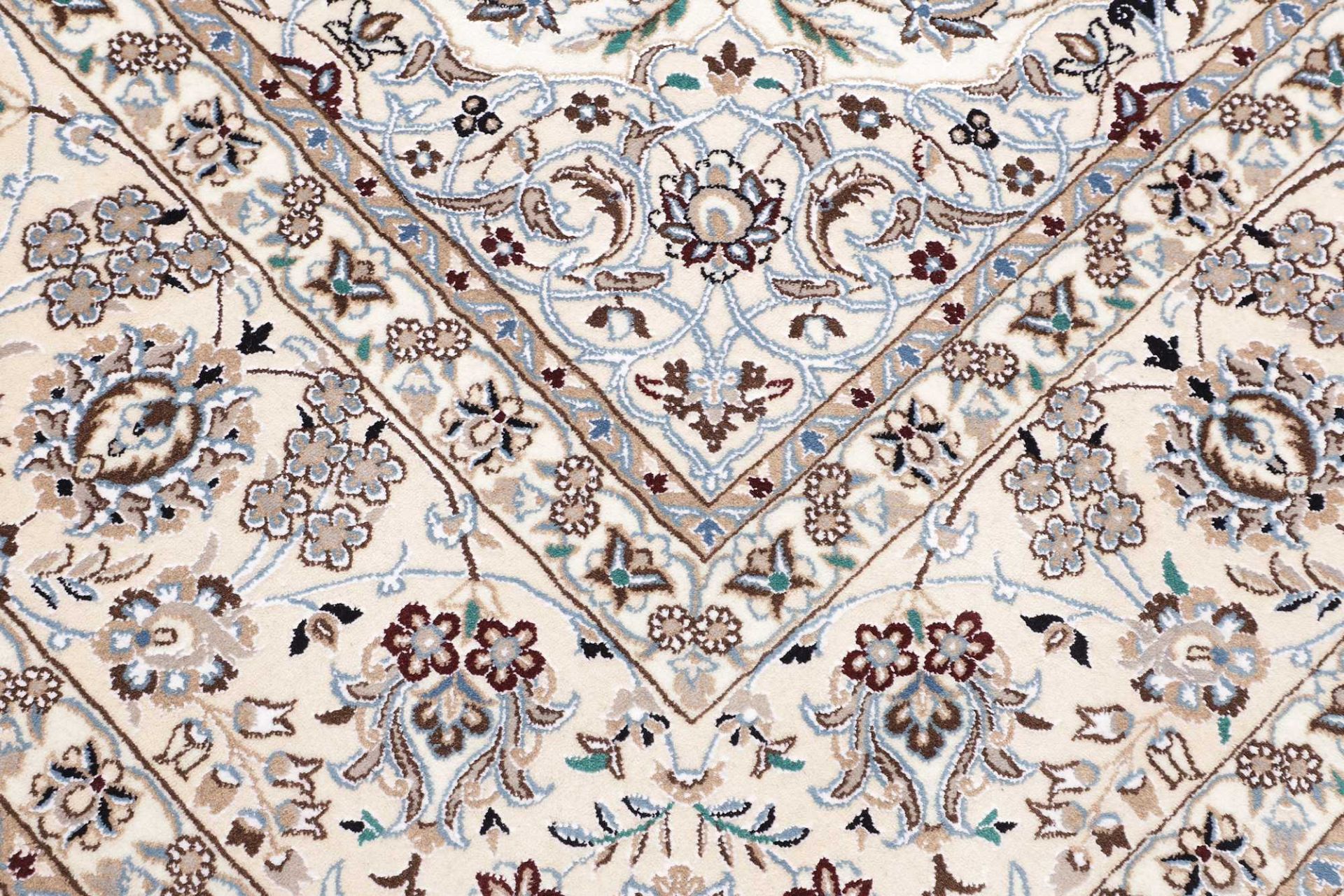 Nain Perserteppich aus Iran, 251 × 345 cm