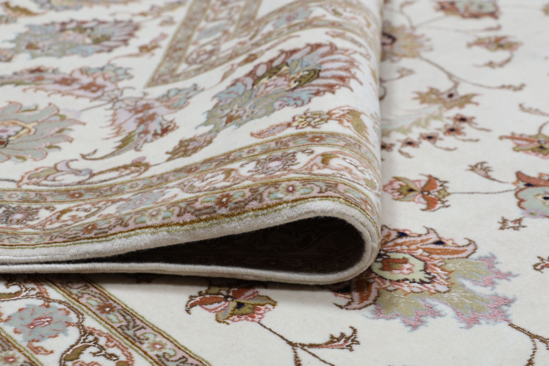 perserteppich-tabriz-250-x-325-cm-schurwolle-seide-handgeknupft-18 Handgeknüpfter Täbriz Perserteppich 250 × 325 cm