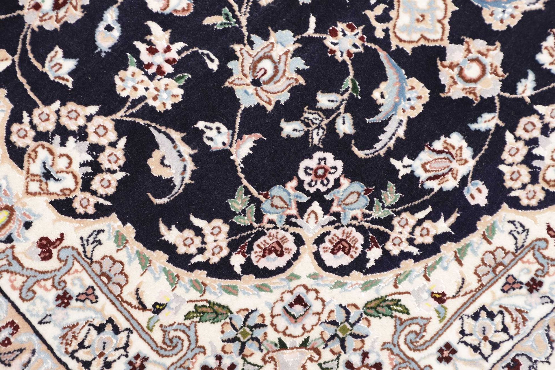 perserteppich-nain-96-x-126-cm-schurwolle-handgeknupft-exklusiv-10 Handgeknüpfter Nain Perserteppich 96 × 126 cm