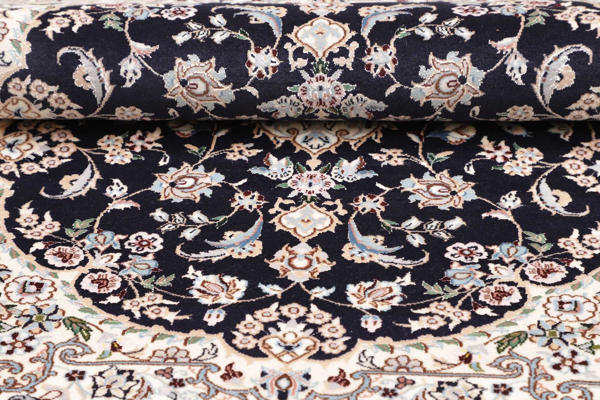 perserteppich-nain-96-x-126-cm-schurwolle-handgeknupft-exklusiv-18 Handgeknüpfter Nain Perserteppich 96 × 126 cm