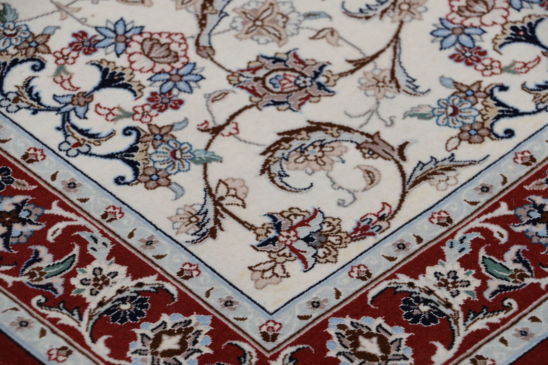 Isfahan Perserteppich aus Iran, 80 × 330 cm