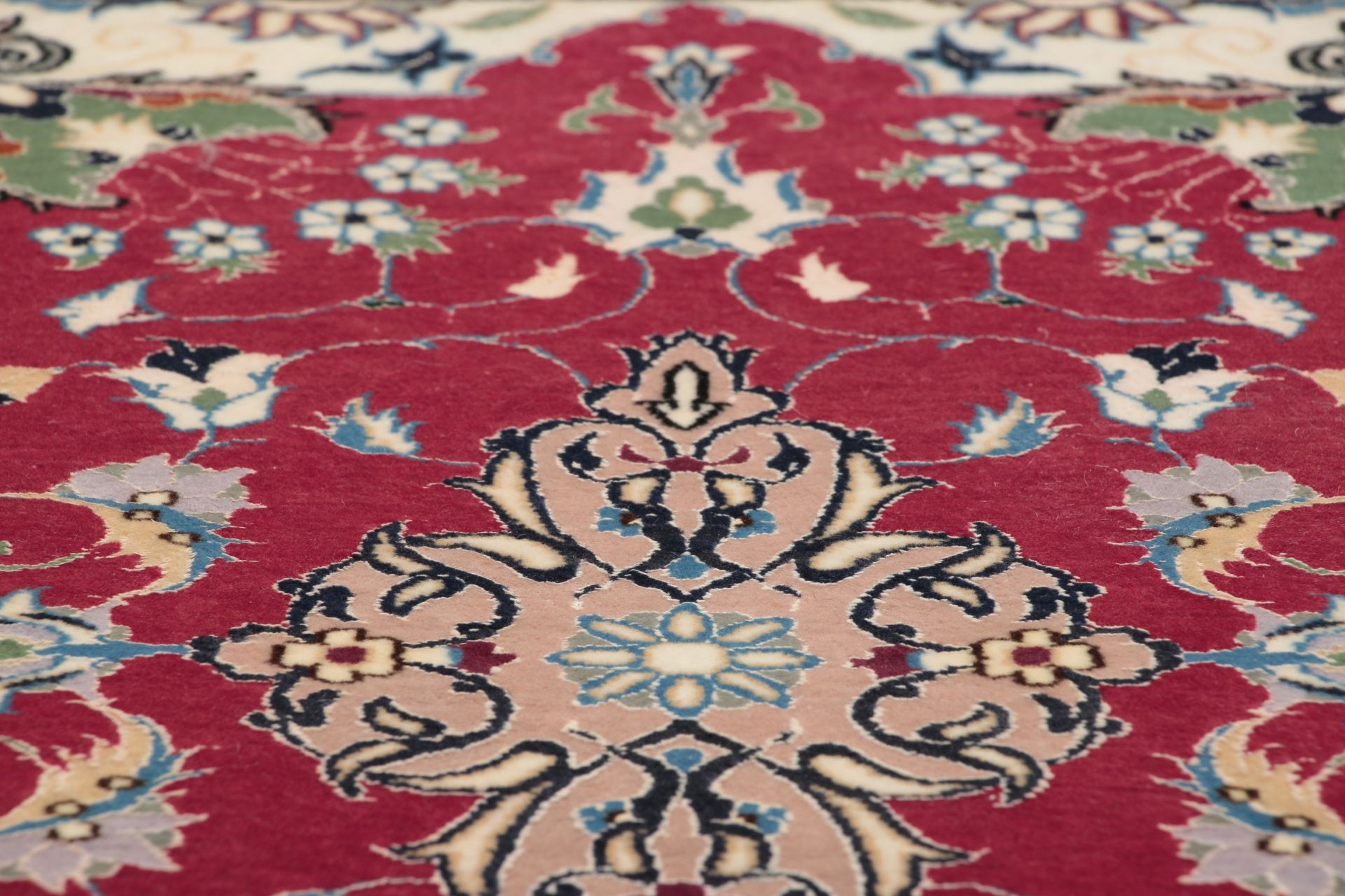 Handgeknüpfter Isfahan Perserteppich, 70 × 107 cm, Wolle & Seide