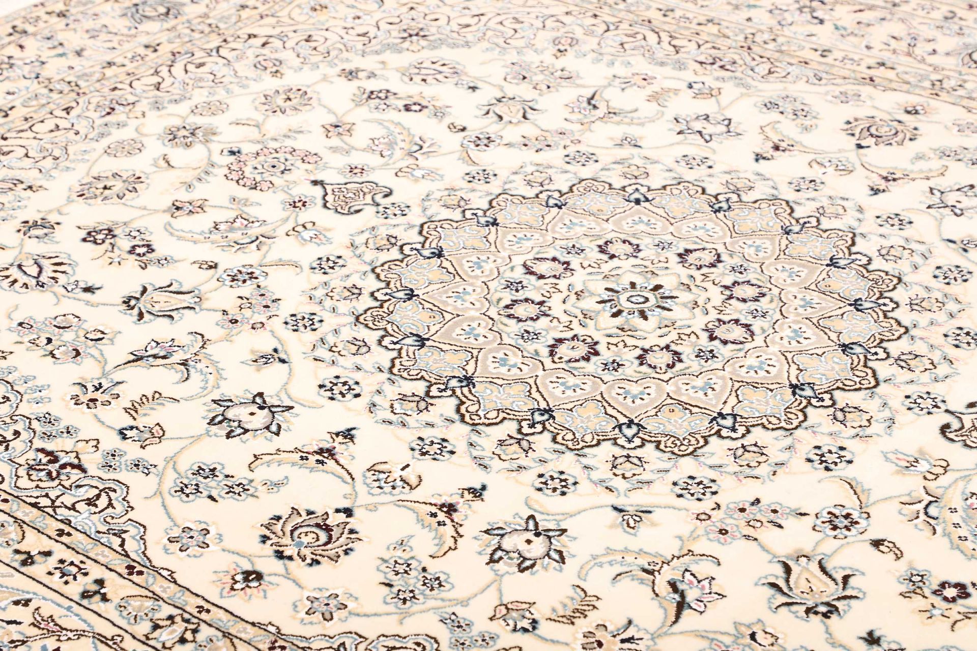 perserteppich-nain-207-x-256-cm-schurwolle-handgeknupft-exklusiv-12 Handgeknüpfter Nain Perserteppich 207 × 256 cm